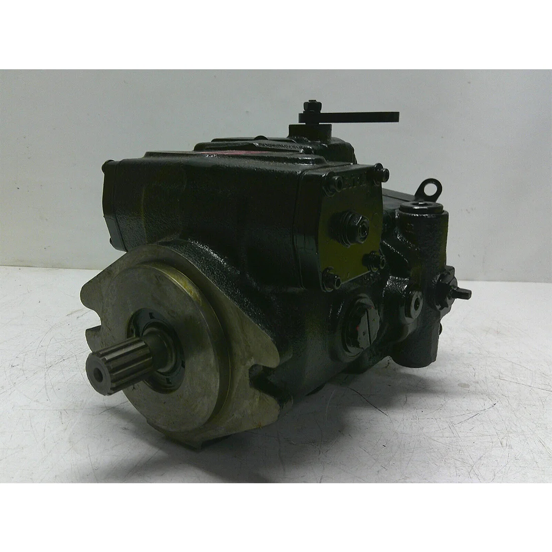 High Quality Servo Controlled Piston Pump 72400-088-04 Hydraulic Pump 72400 Full Series Hydraulic Piston Pump