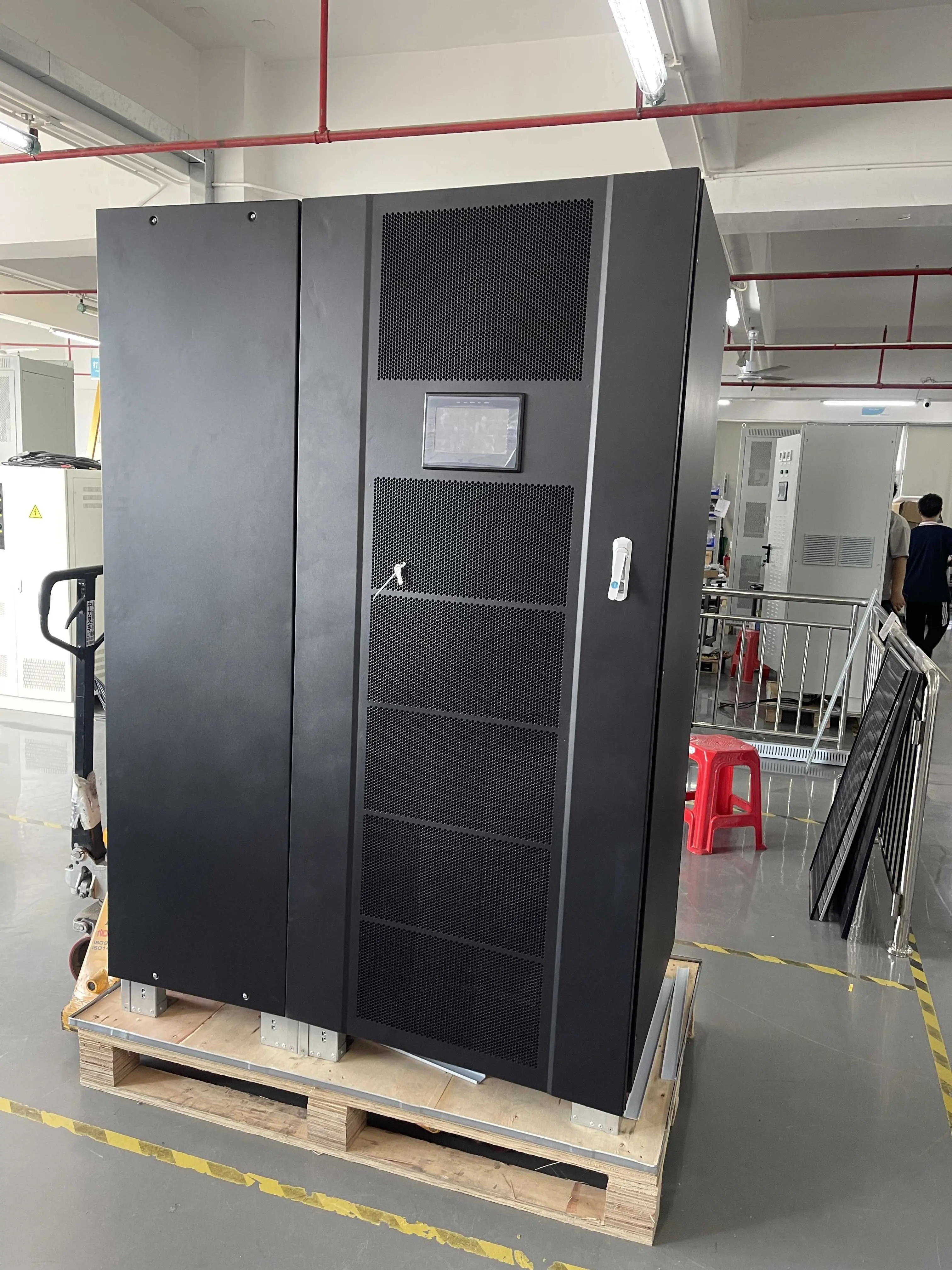 OEM customized 160KVA 200KVA 380V low frequency UPS built-in isolation transformer