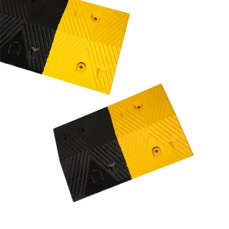  Low Price Traffic Warning Products Road Barrier Rubber Ramp Reflective Speed