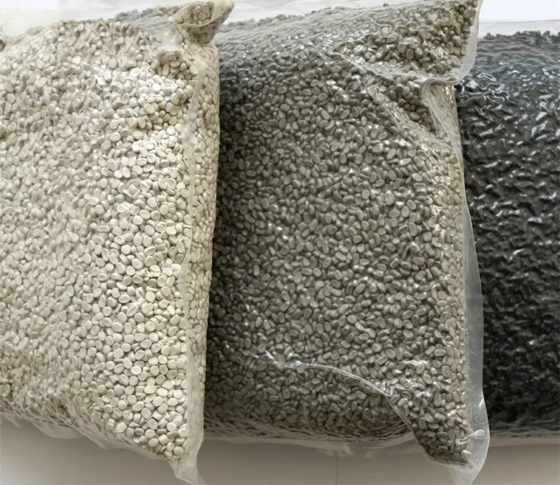 One Gray Desiccant Masterbatch Plastic Defoaming Masterbatch For Blowing Film
