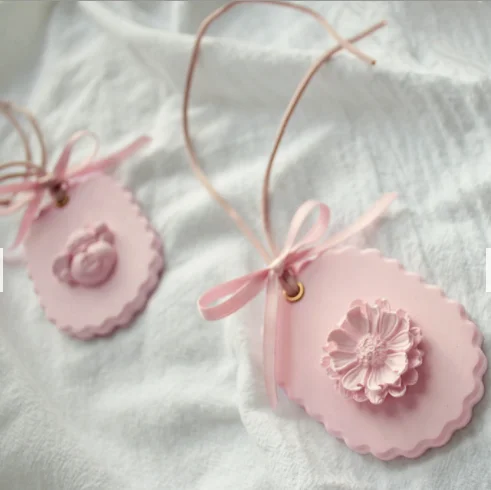 Pink Oval Shaped Hanging Ceramic Aroma Stone Pendant Scented Clay Gypsum Aroma Diffuser Essential Oil Air Freshener