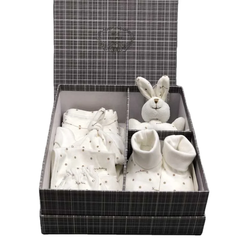 Hot Selling newborn baby gift set 100% cotton velvet bear infant bibs socks baby hat rattle set