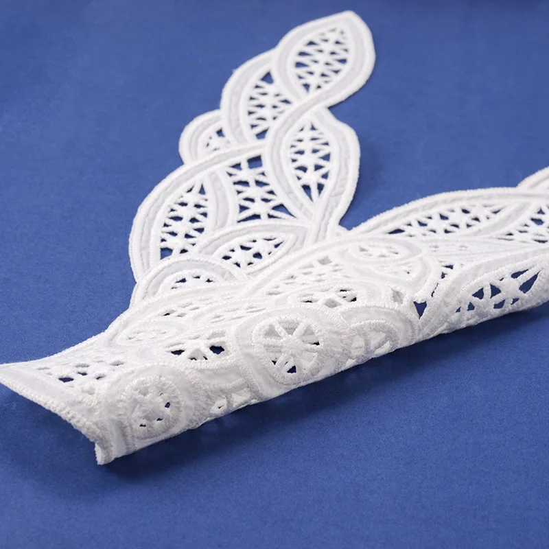 2023 Top Quality White Applique Lace 100% Polyester V-neck Decoration Embroidery Laces Soft Collar For Garment Accessory