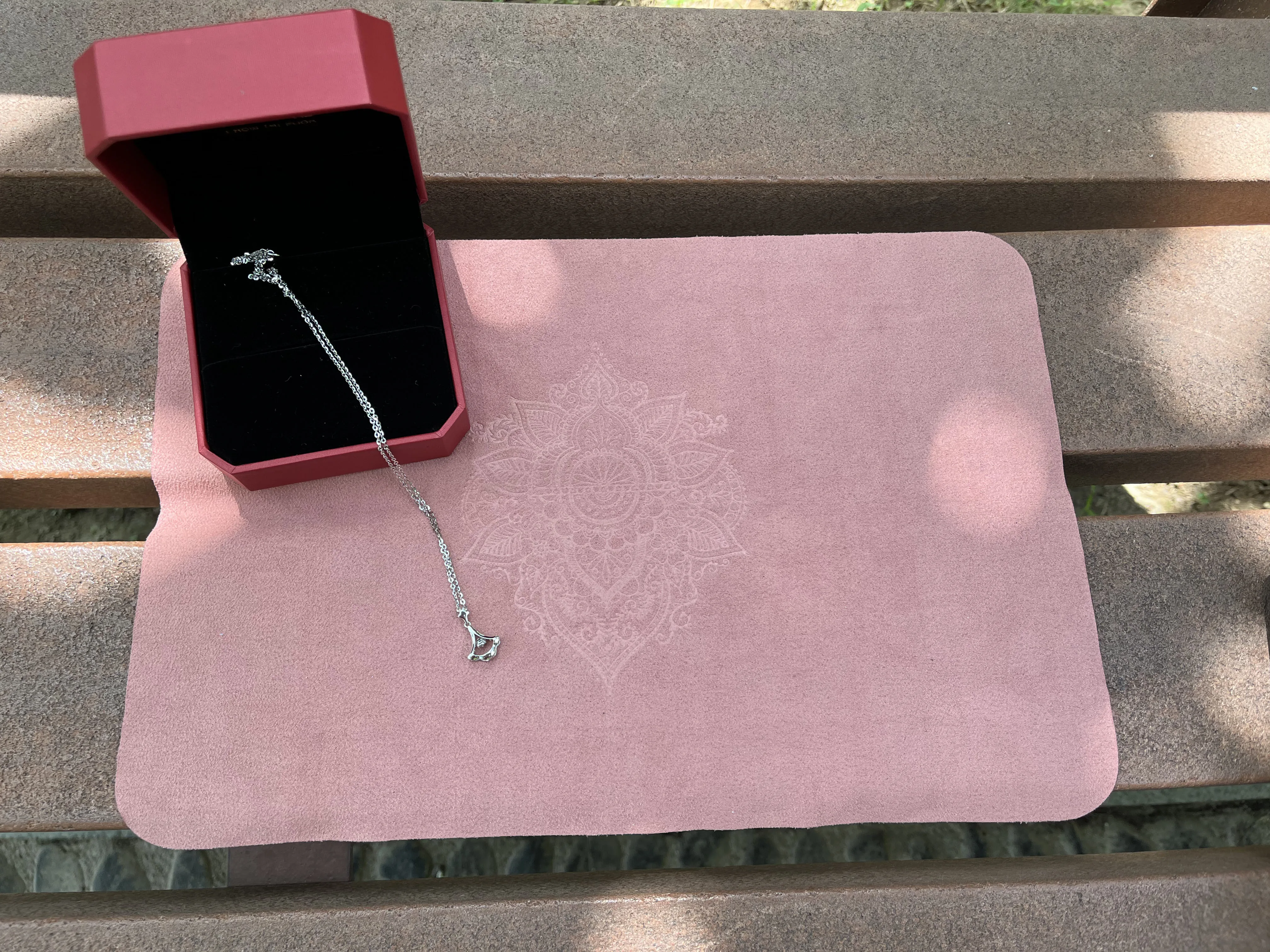 Popular high quality Manufacturer Silk Microfiber suede Glass Cleaning Cloths quality Microfiber jewelry polish