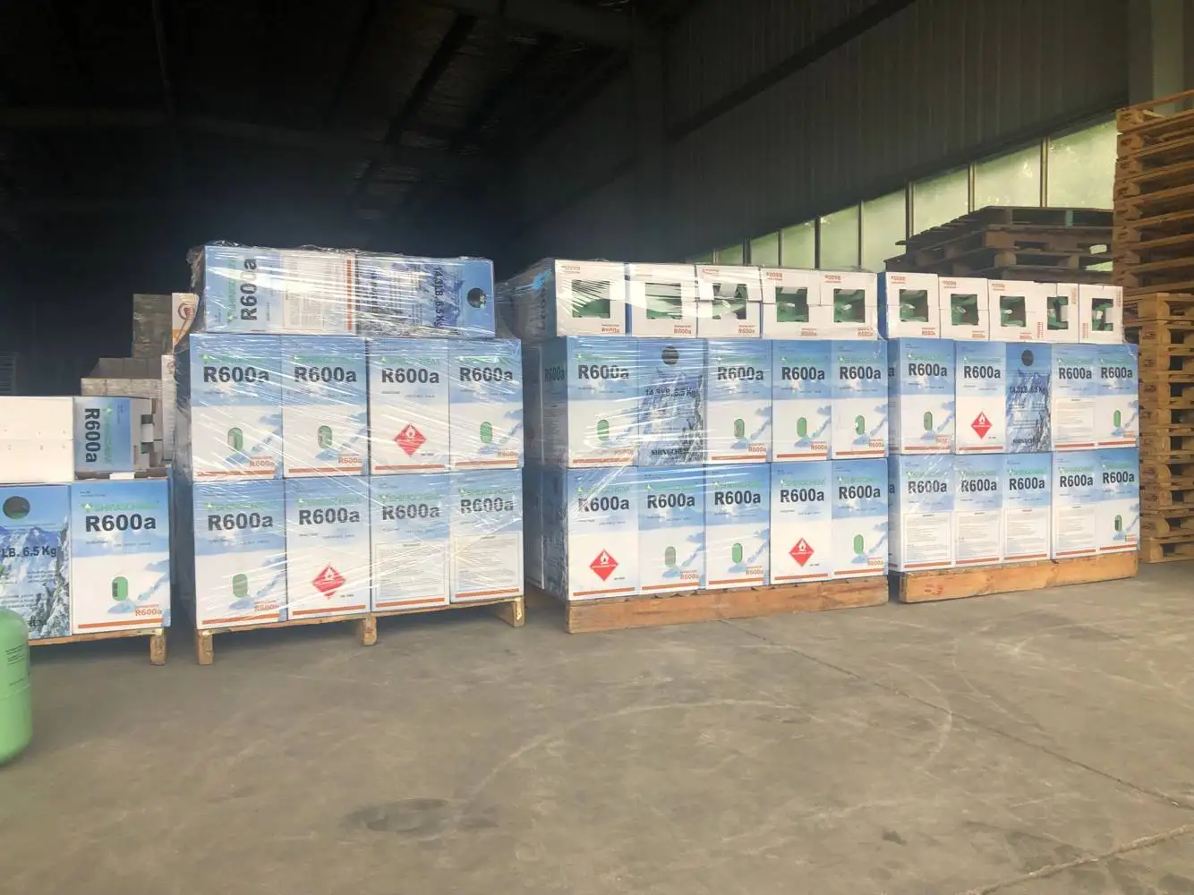 Manufacturer Refrigerant gas r600a high quality  Refrigerant steel cylinder R600a Refrigerant  gas tube cheap price