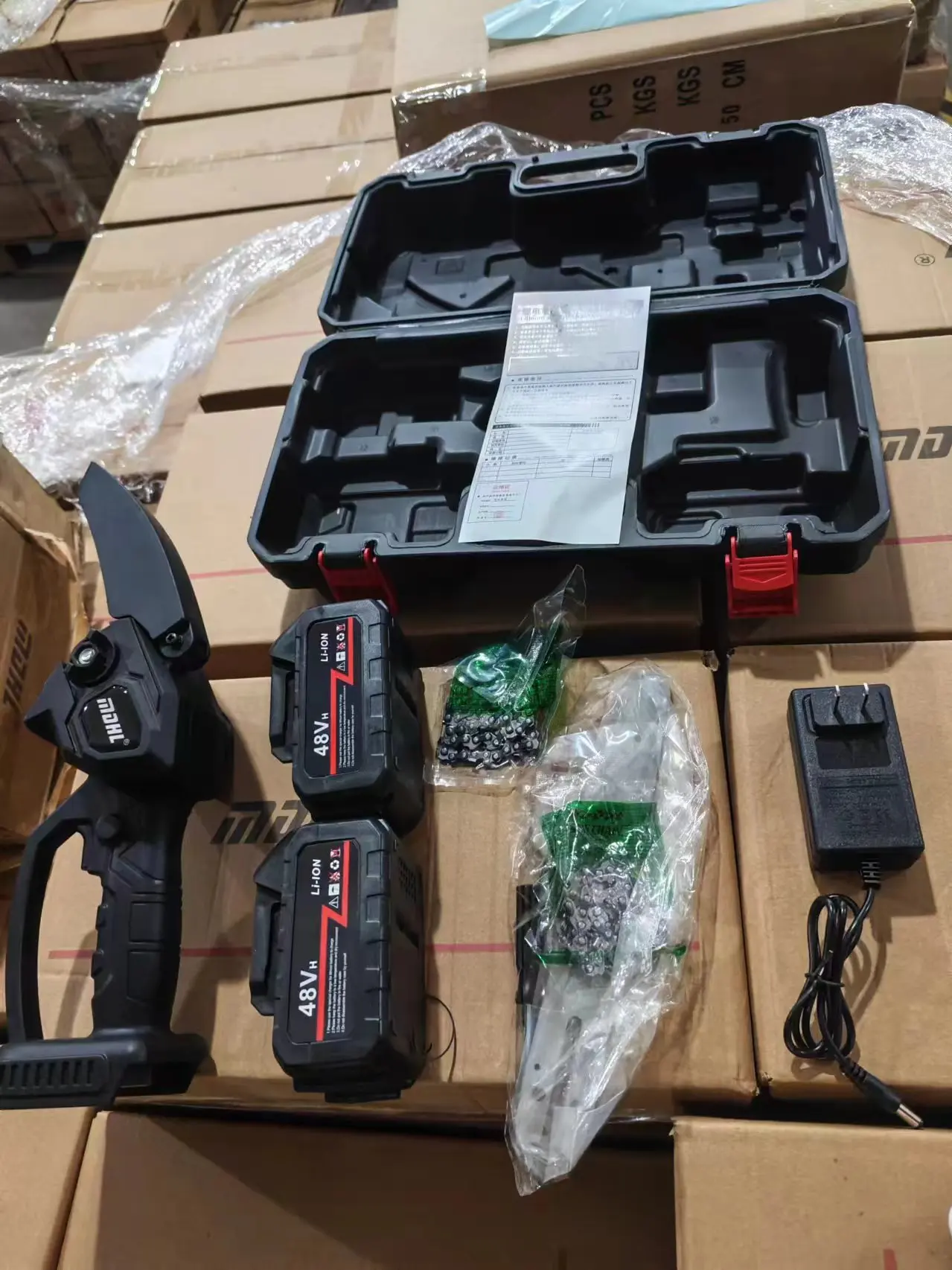 Rechargeable Li-ion Battery Woodworking Mini Chainsaw Home & Outdoor Logging Cordless Saw