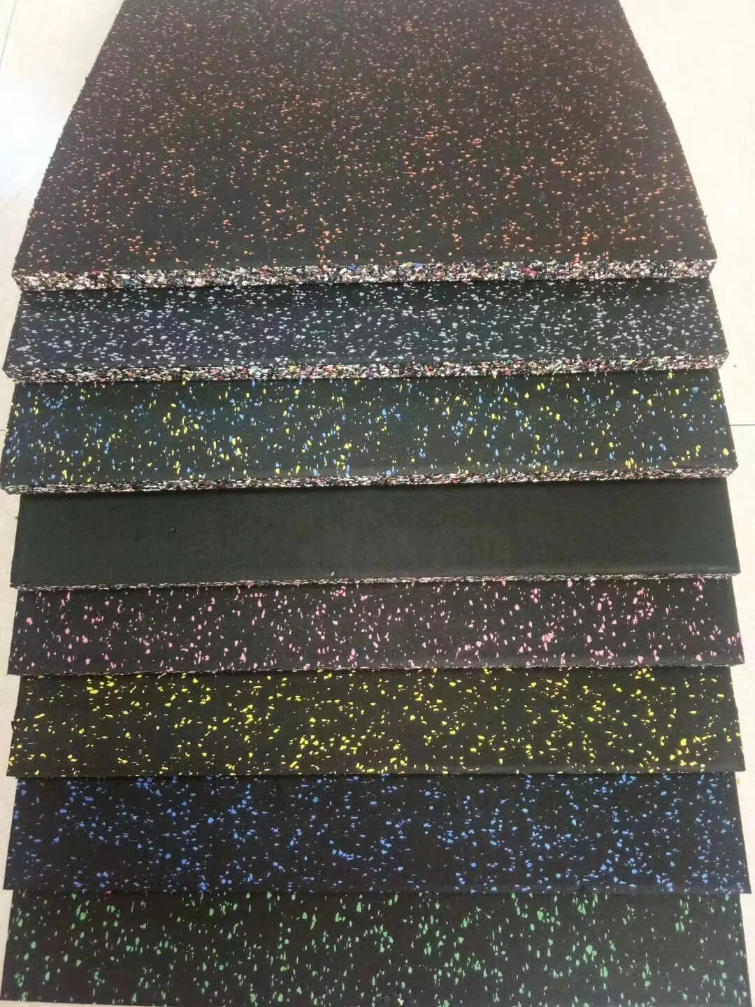 New Design Shockproof Flooring Rubber Tiles Floor Mat Rubber Flooring Rolls for Gym