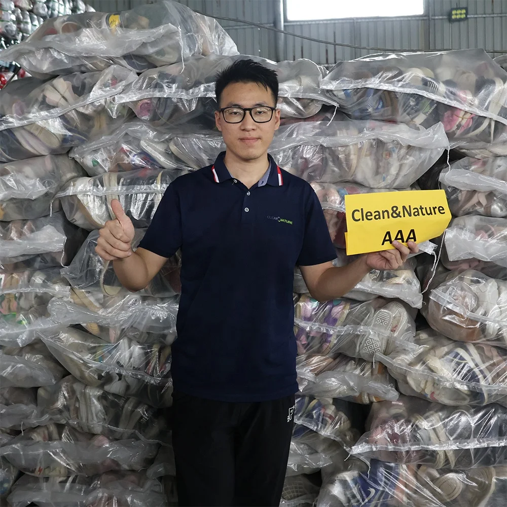 Factory wholesale used international sport sneakers second hand brand orignal stock wholesale football used shoes thrift wear