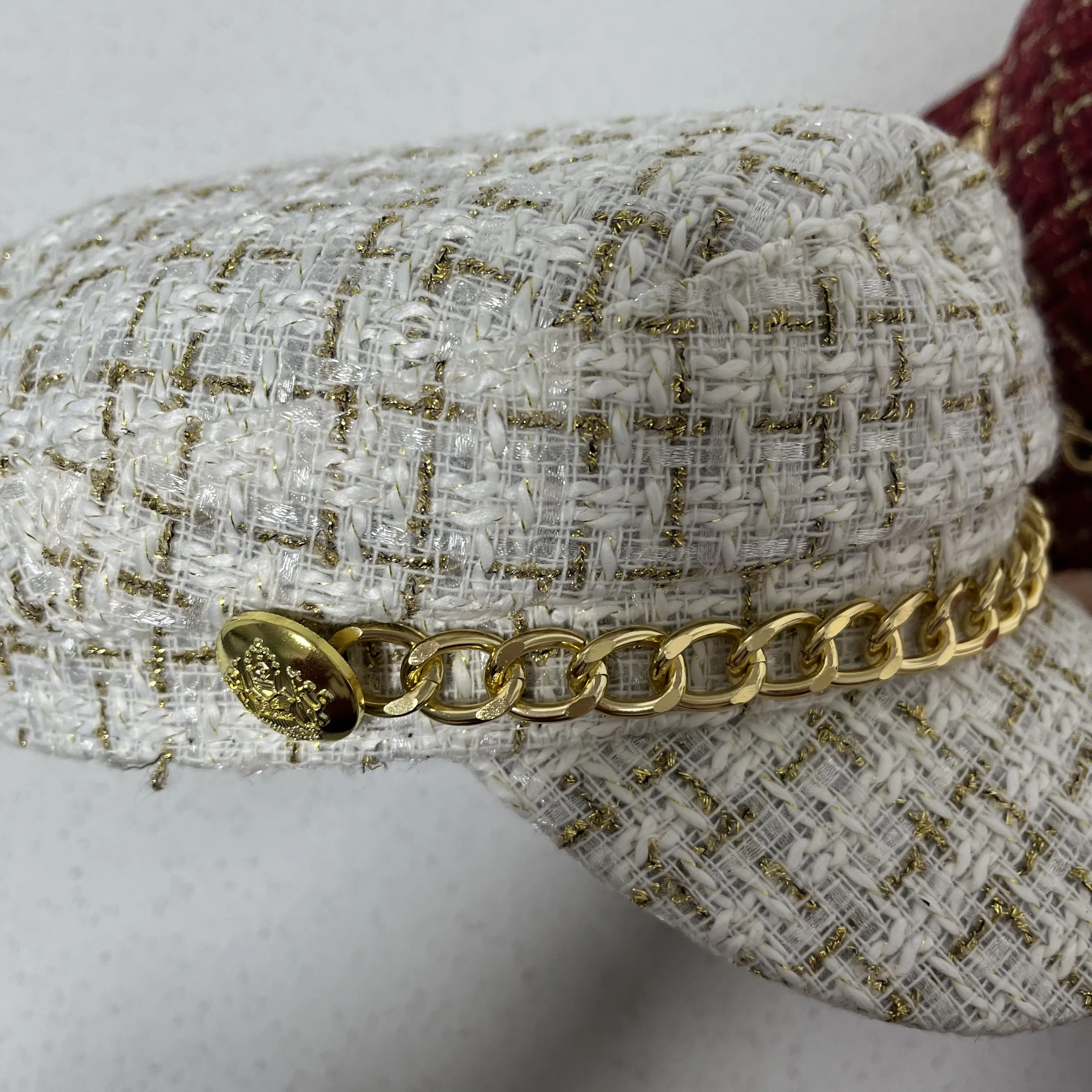 HR02 Wholesale Spring brand designer winter french red custom villus cap beret hat girl with metal rope for women