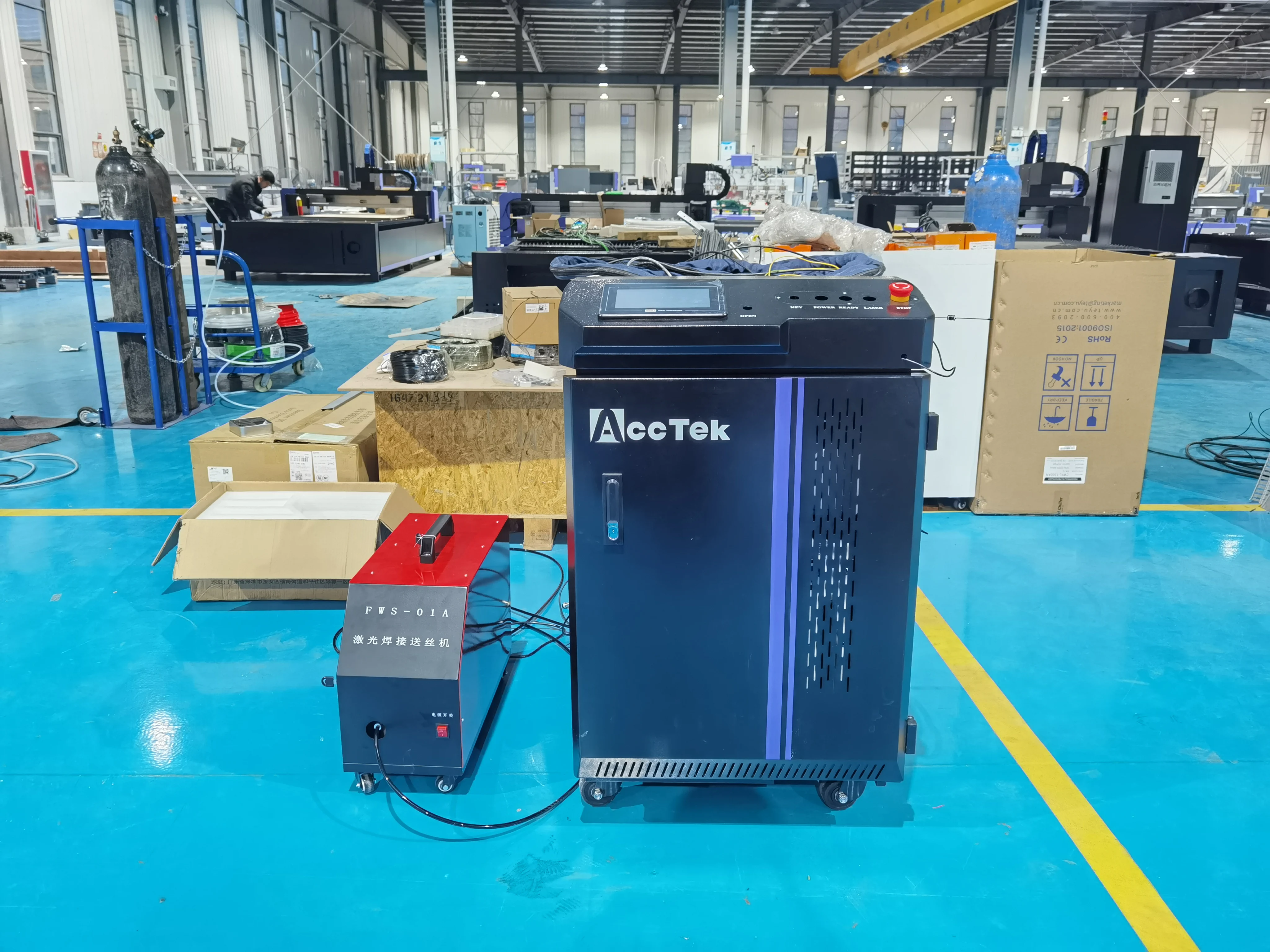 1000 Вт 3000 лазерная сварочная машина 3 в 1 волоконно-листовая для очистки резки