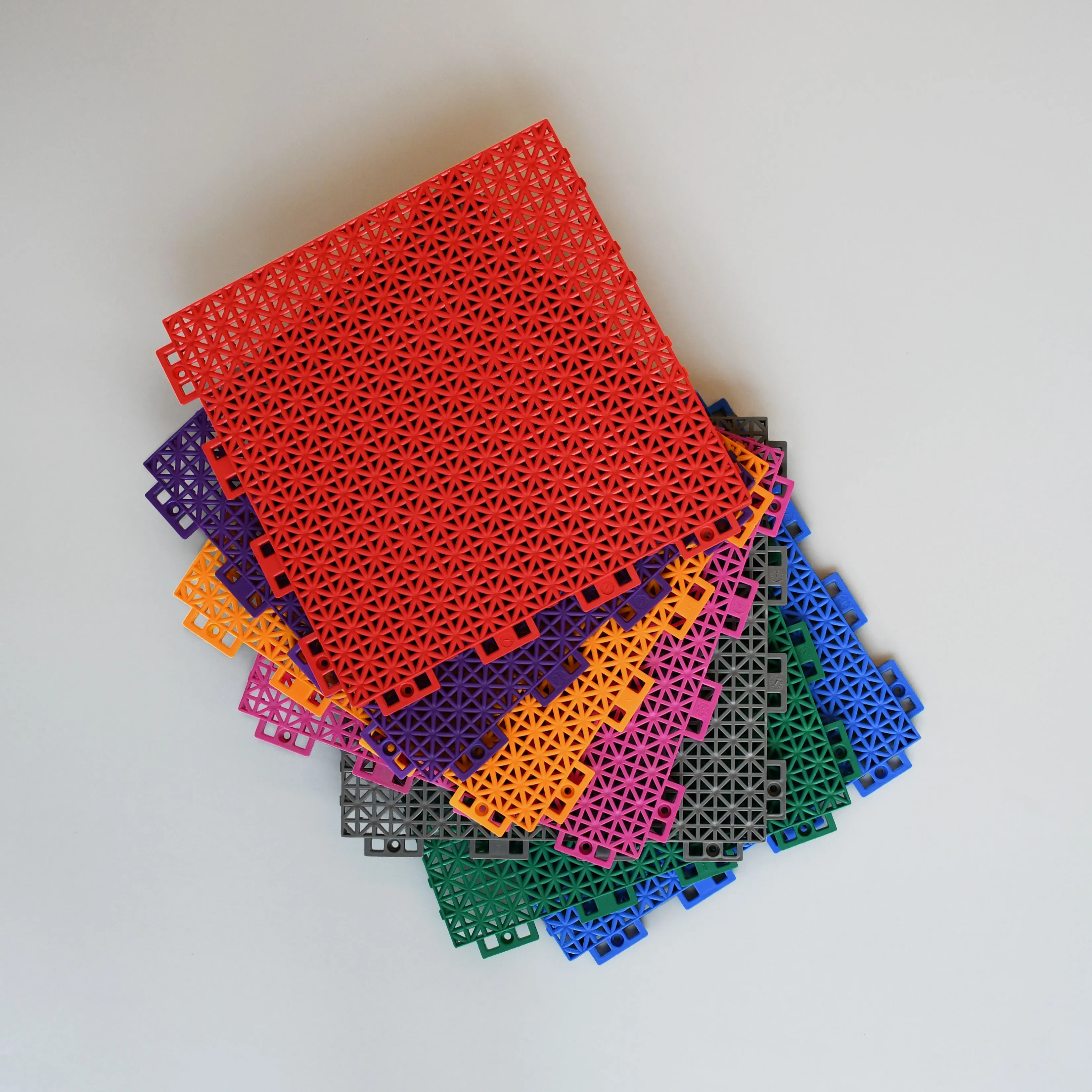 PP Material Plastic garage Interlocking Flooring / Portable Outdoor Floor Mat