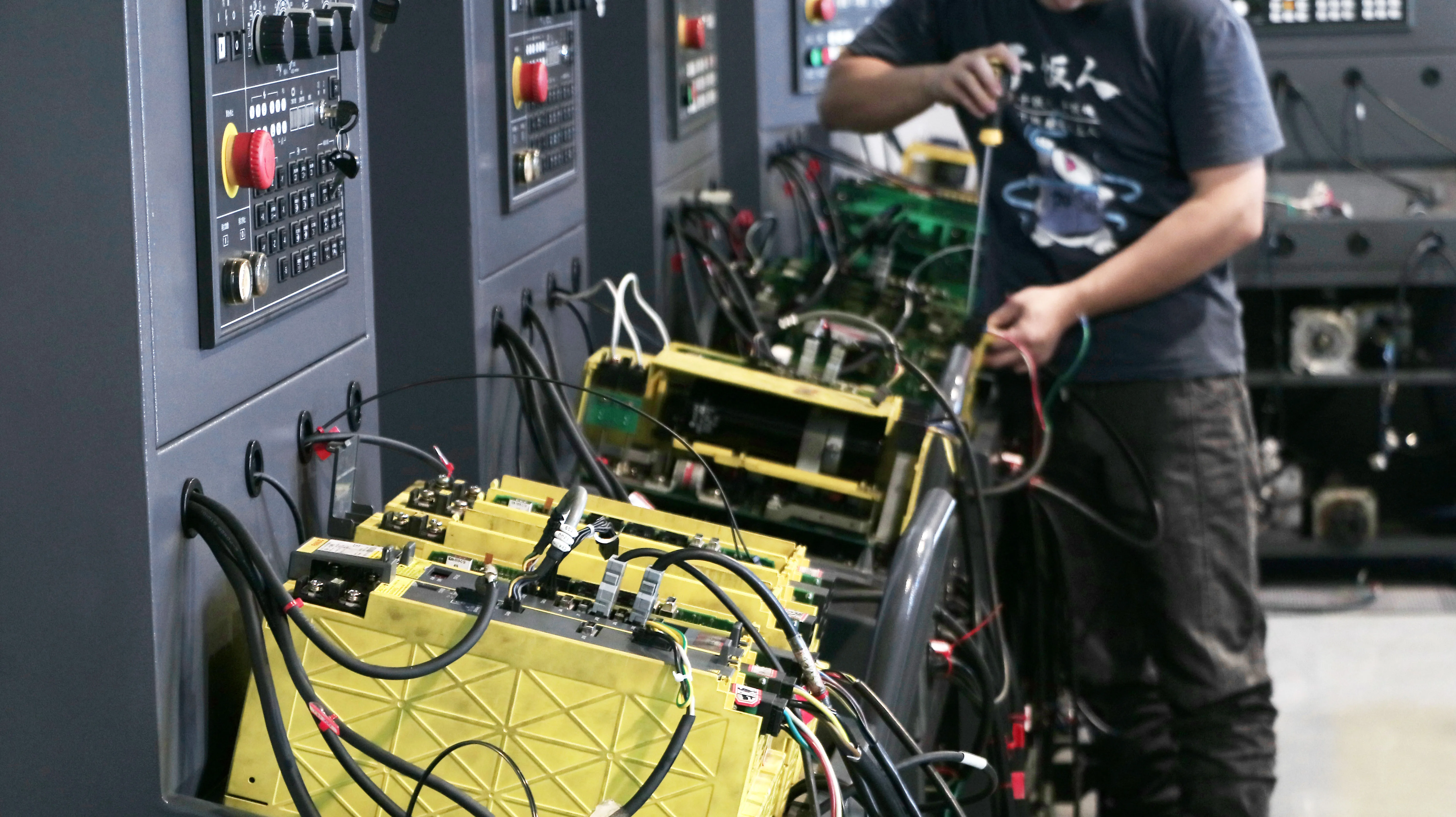 Used 12 Months Warranty SIEMENS 6SN1118-0NH11-0AA1 6SN11180NH110AA1 SERVO CONTROL CARD