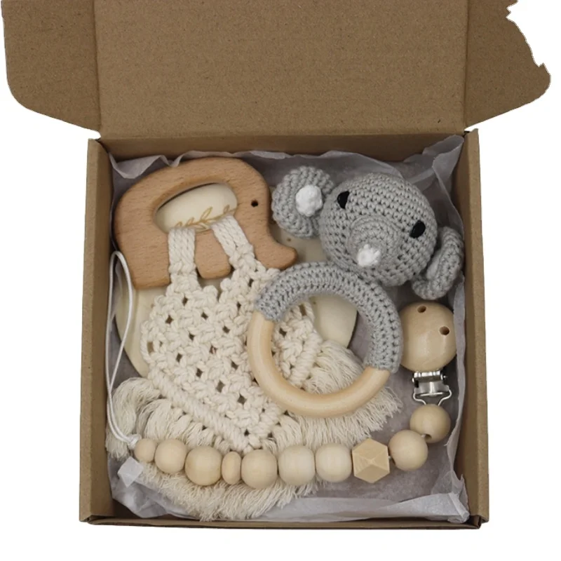 New Beech Wood Handmade Rattle Teether Bab Customized sensory organic baby crochet toy pacifier clip with wooden rattle gift set