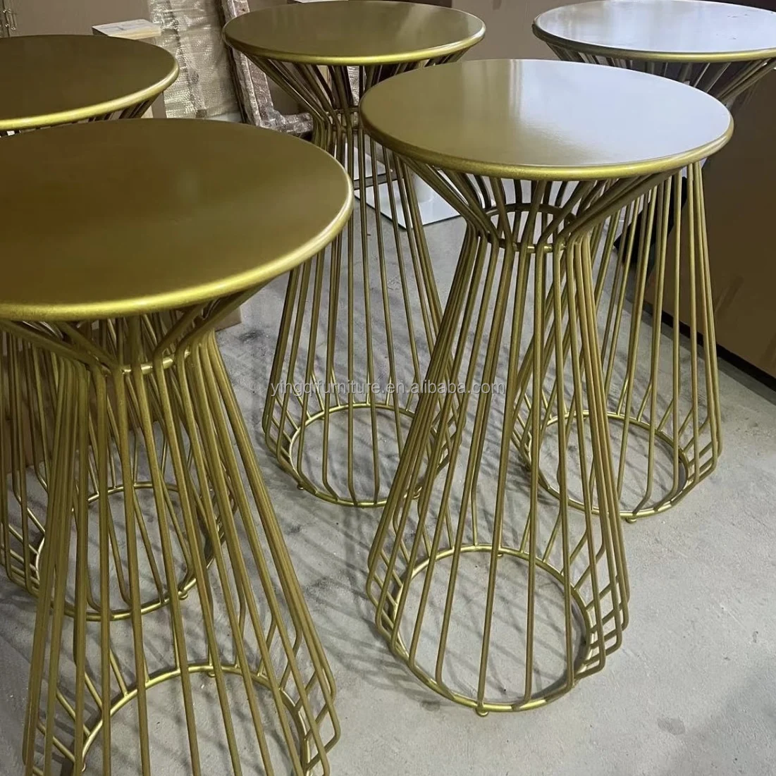 Popular Event Hire Furniture Wedding Wire Line Gold Color Base High Bar Table
