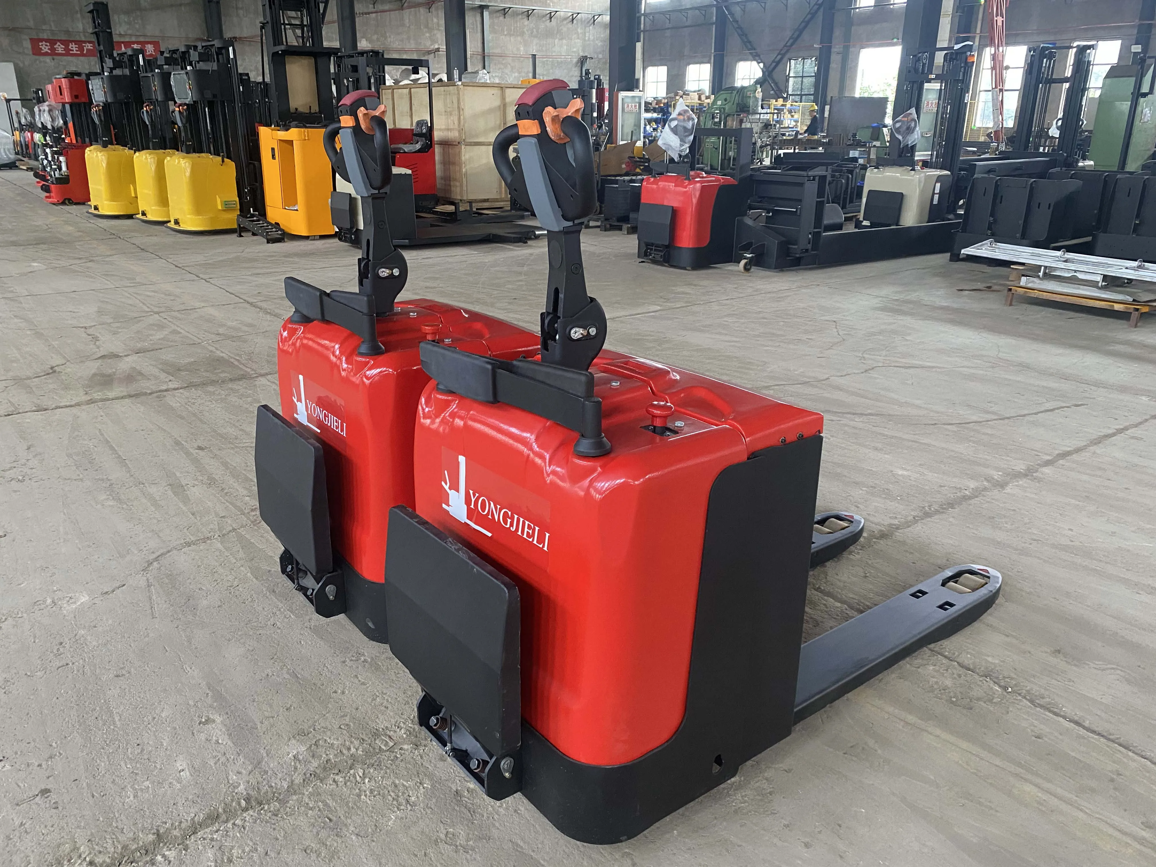 Диапазон нагрузки от 1 до 5 тонн, Электрический вилочный погрузчик, используемый в различных отраслях промышленности