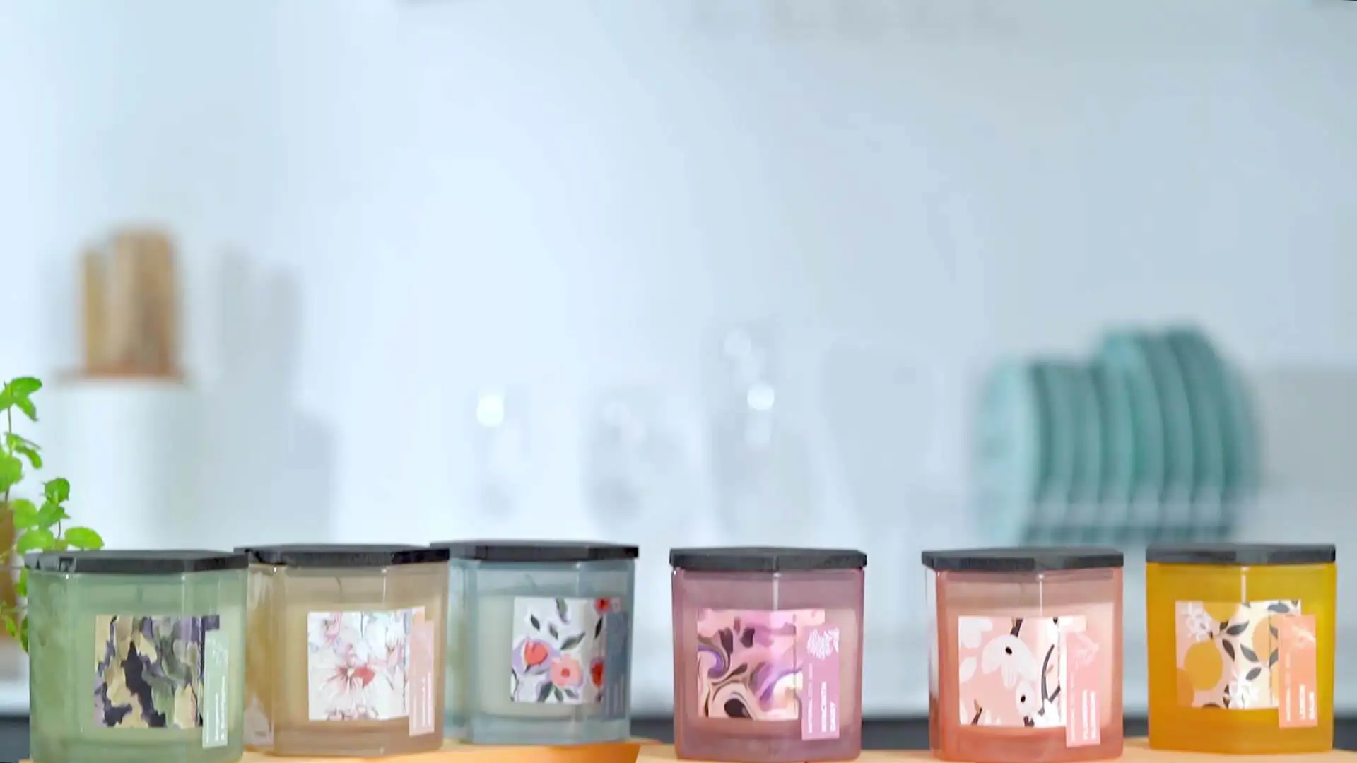 Customized Private Label Scented Candles Glass Jar Soy Wax Candles With Wood Lid For Home Garden Wedding Parties Birthday