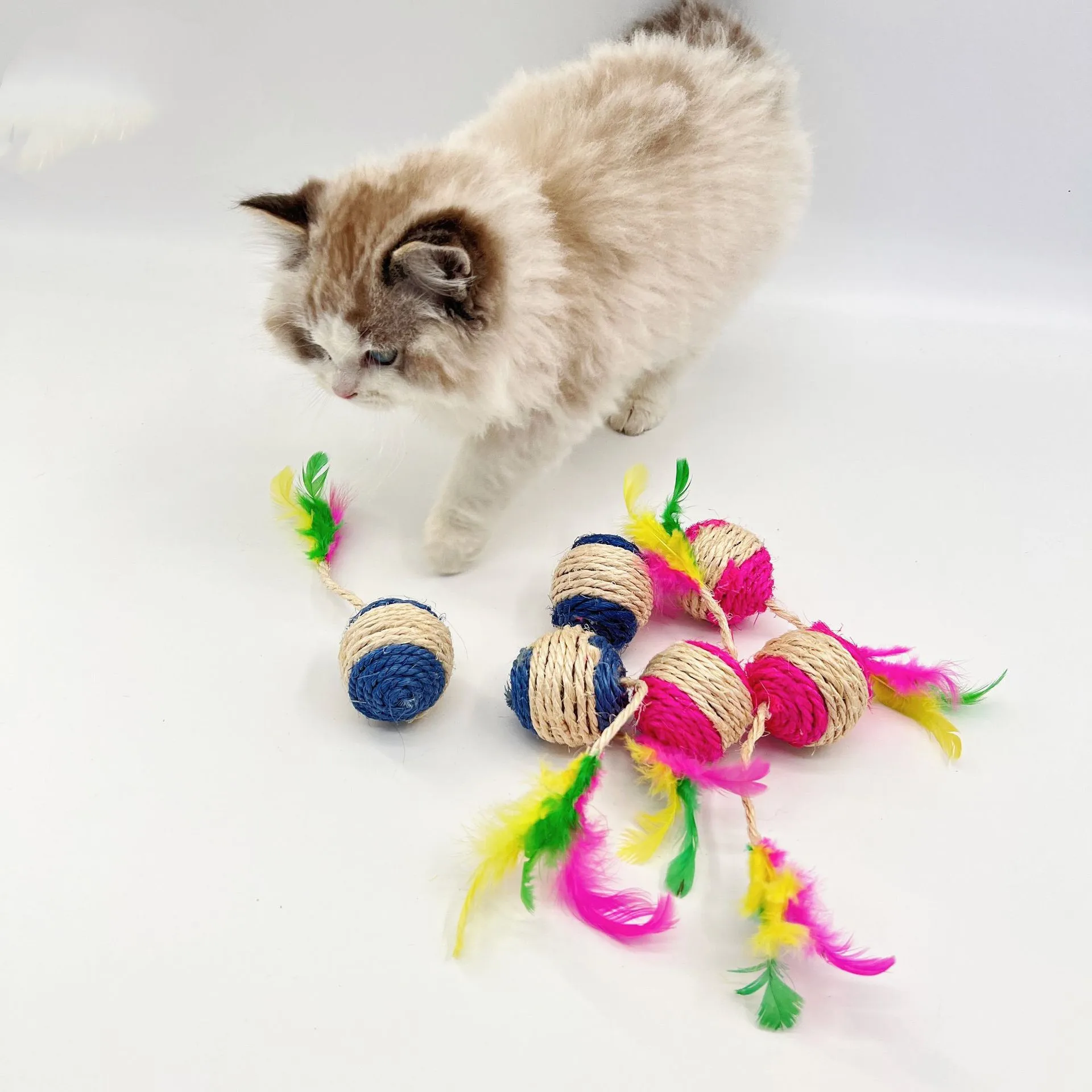 Cat Toy Pet Cat Sisal Scratching Ball Training Interactive Toy Kitten Pet Cat Supplies Funny Play Feather Toy