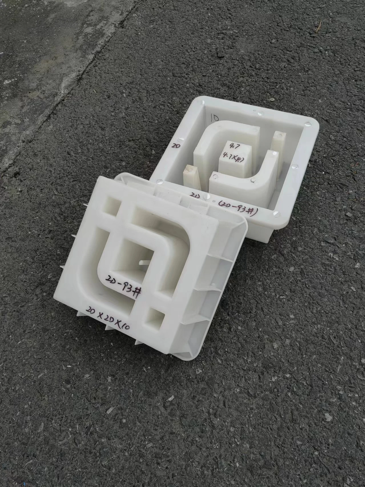 Factory supply concrete hollow blocks wall plastic molds