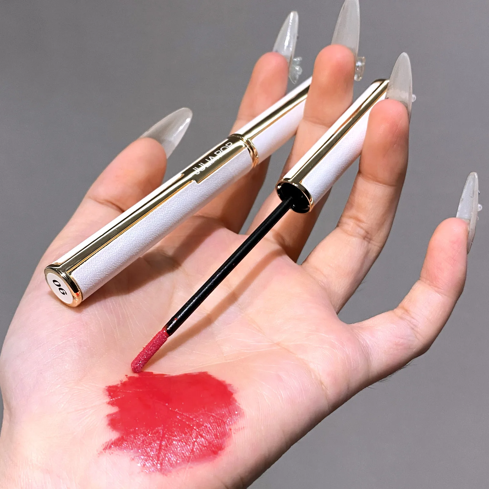 High-grade small white tube 8-color non-stick cup waterproof mirror moisturizing glitter lip glaze