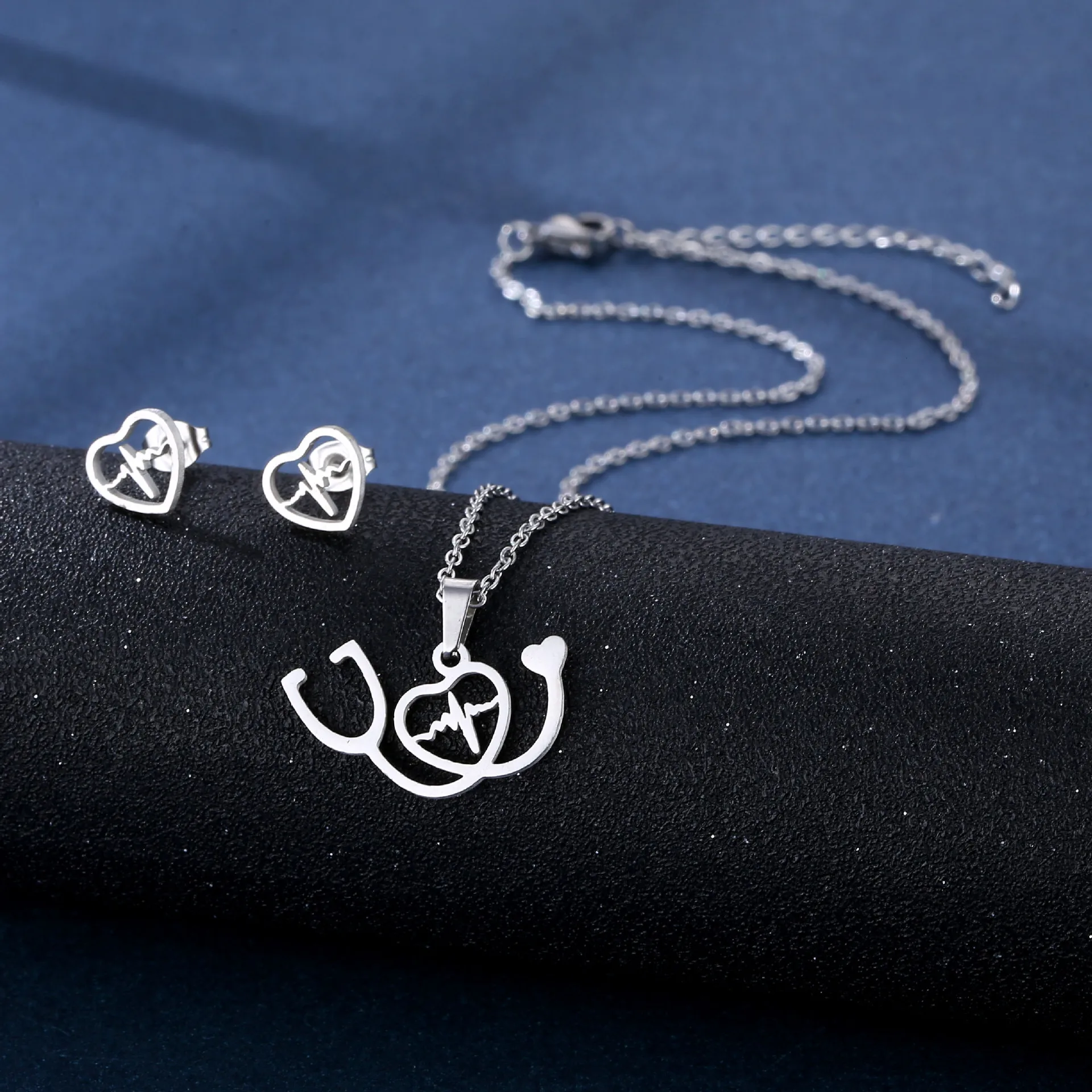 Personality Stainless Steel Heart Shaped Stethoscope Necklace Earring Stud Set Women Doctor Nurse Jewelry ECG Clavicle Chain