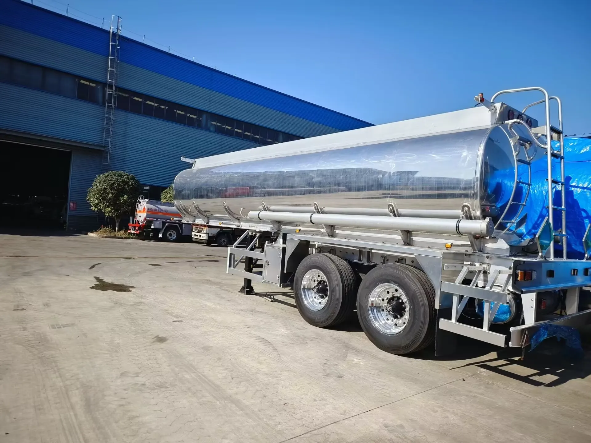 High Quality Stainless Steel Fuel Tank Semi Trailer Aluminum Alloy Oil Tanker Trailer
