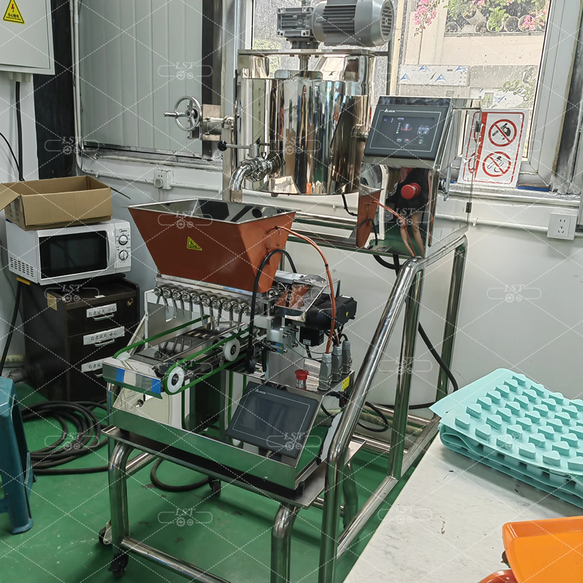 LST pectin gelatin gummy bear depositor with 20L gummy syrup booking machine