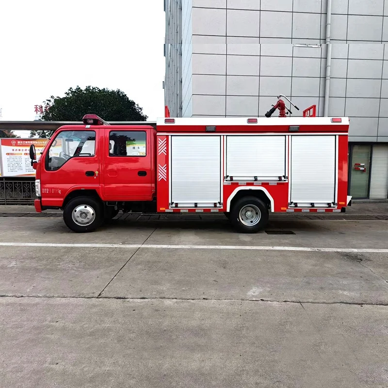 1SUZU ELF Small Fire Truck  3000L Water Tank Fire Fighting  Rescue Truck