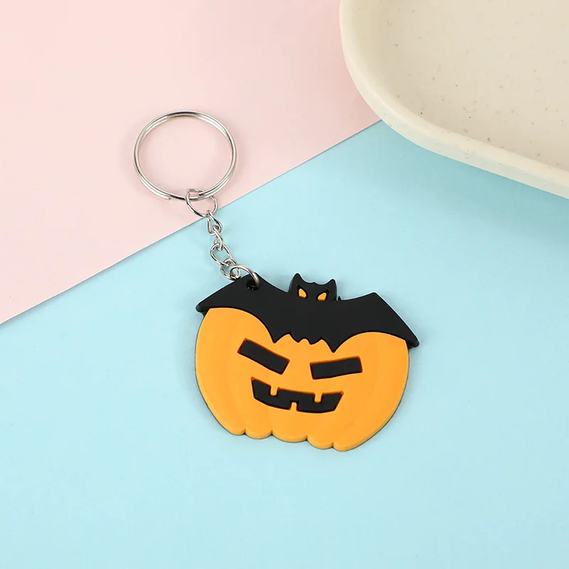 PVC Keyrings Manufacturers Wholesale Retractable Keychain Custom 3D Pvc Bat Pendant Silicone Ring Key Pumpkin for Halloween