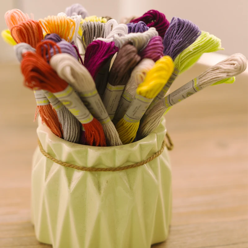 
Similar to DMC cross stitch cotton thread embroidery thread, sewing stranded thread AMO suit thread, one each for No. 1-35 