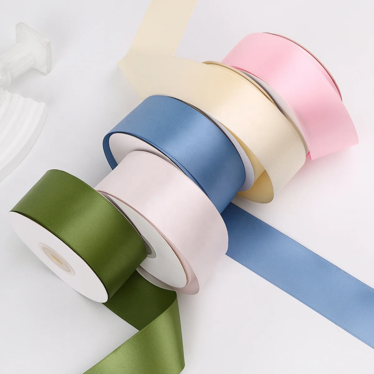 Manufacture Luxury 100 yards per roll Custom Wholesale Gift Packing Custom Plain 196 Colors Polyester Satin Ribbons
