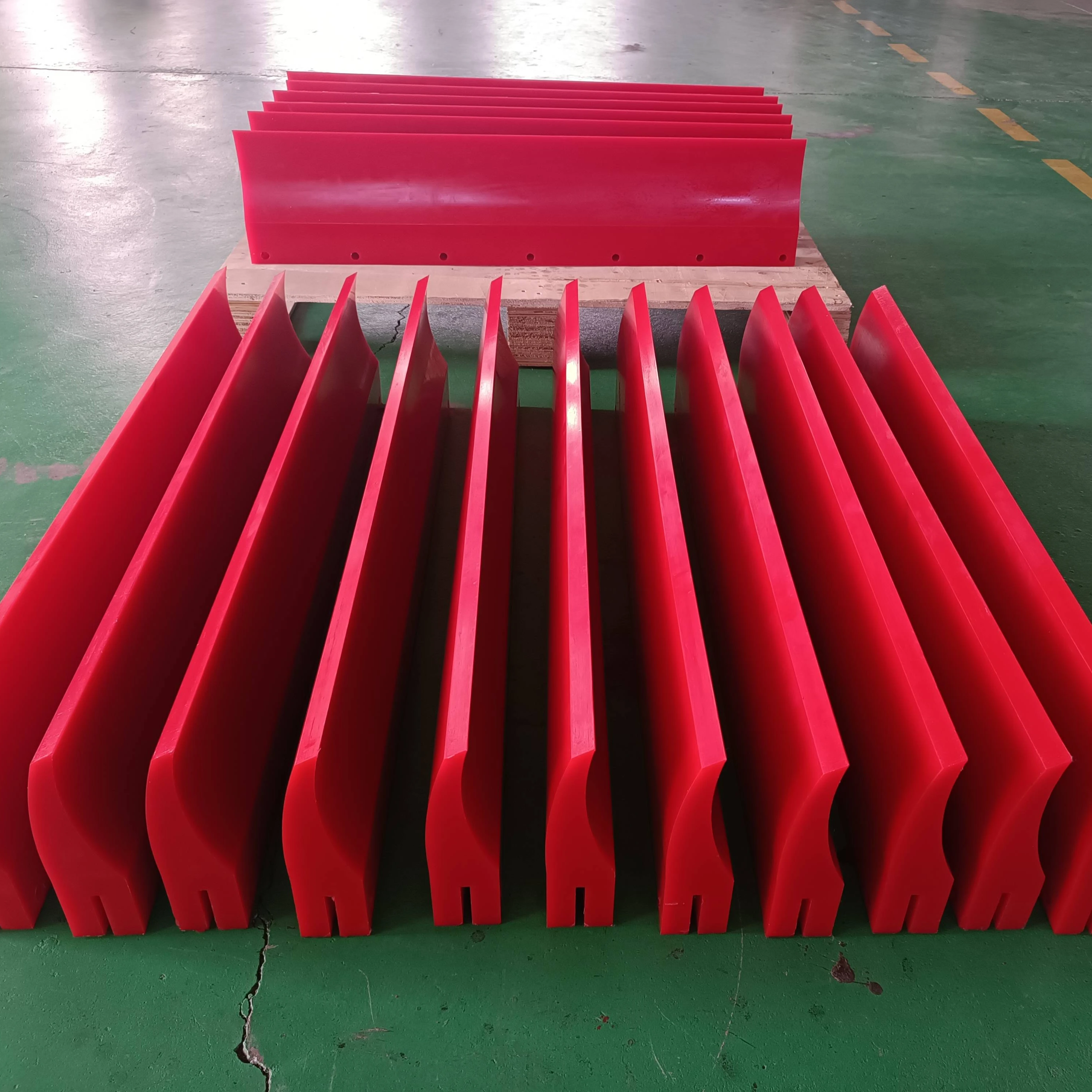 moulded polyurethane conveyor belt scraper cleaners