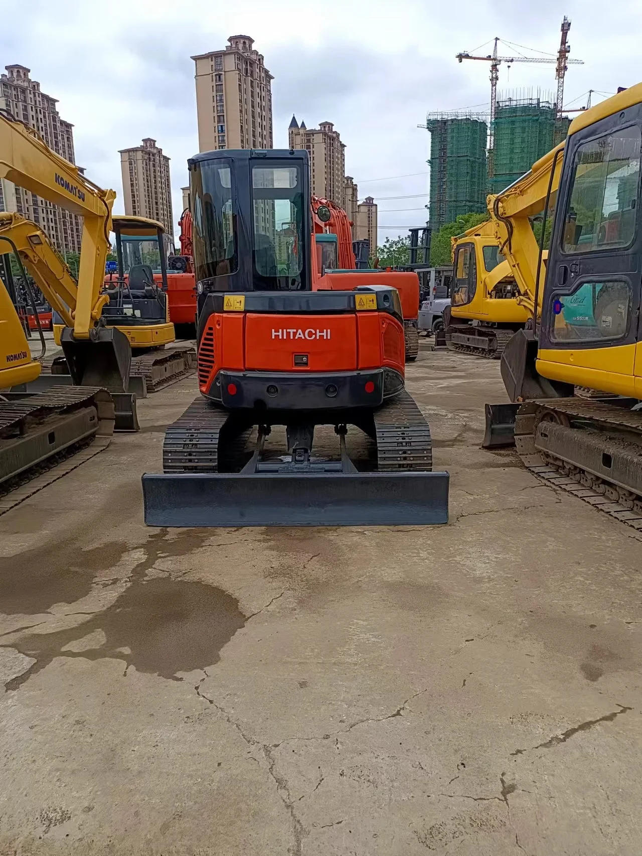 Japan Made mini Hitachi ZX55 ZX50 ZX60 ZX70 excavators for sale in Shanghai