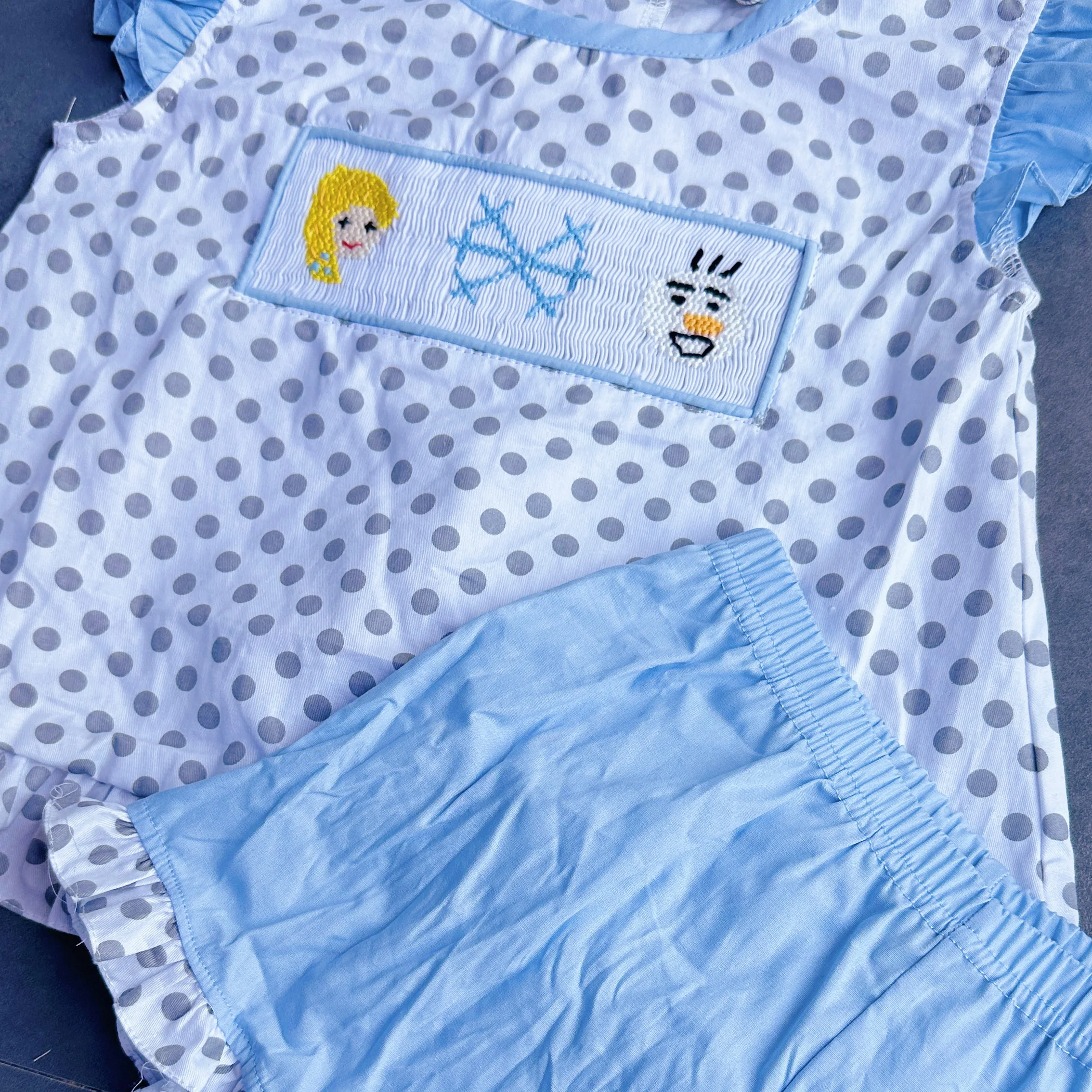 Yihui  OEM ODM bule set sweet custom pattern lovely teen girl set clothes skirt with short wholesale children clothing set smock