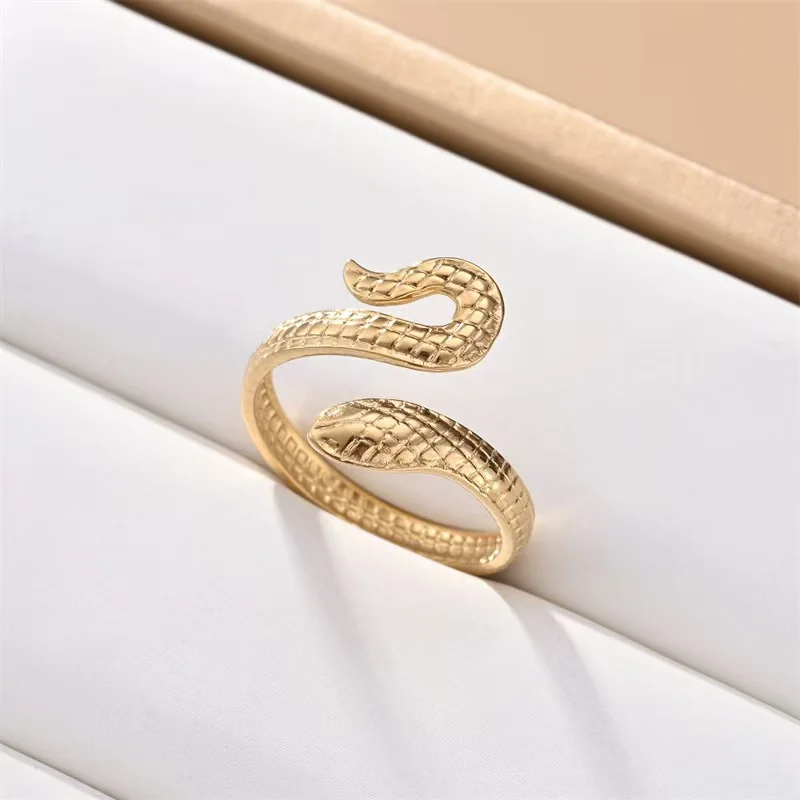 Wholesale stainless steel ring Fashion light luxury 18K drop oil simple open ring oil pressure titanium steel ring