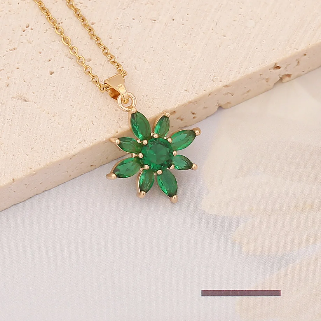 2024 New Trendy Jewelry Green Jade Butterfly Necklace Emerald Zircon Pendant Necklace