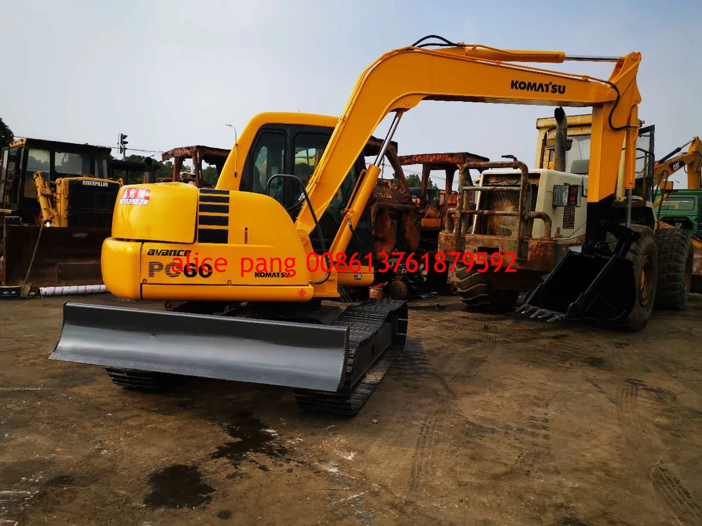 Used komatsu pc60 excavator ,small used excavator komatsu 60 ,mini 6ton komatsu backhoe for sale .