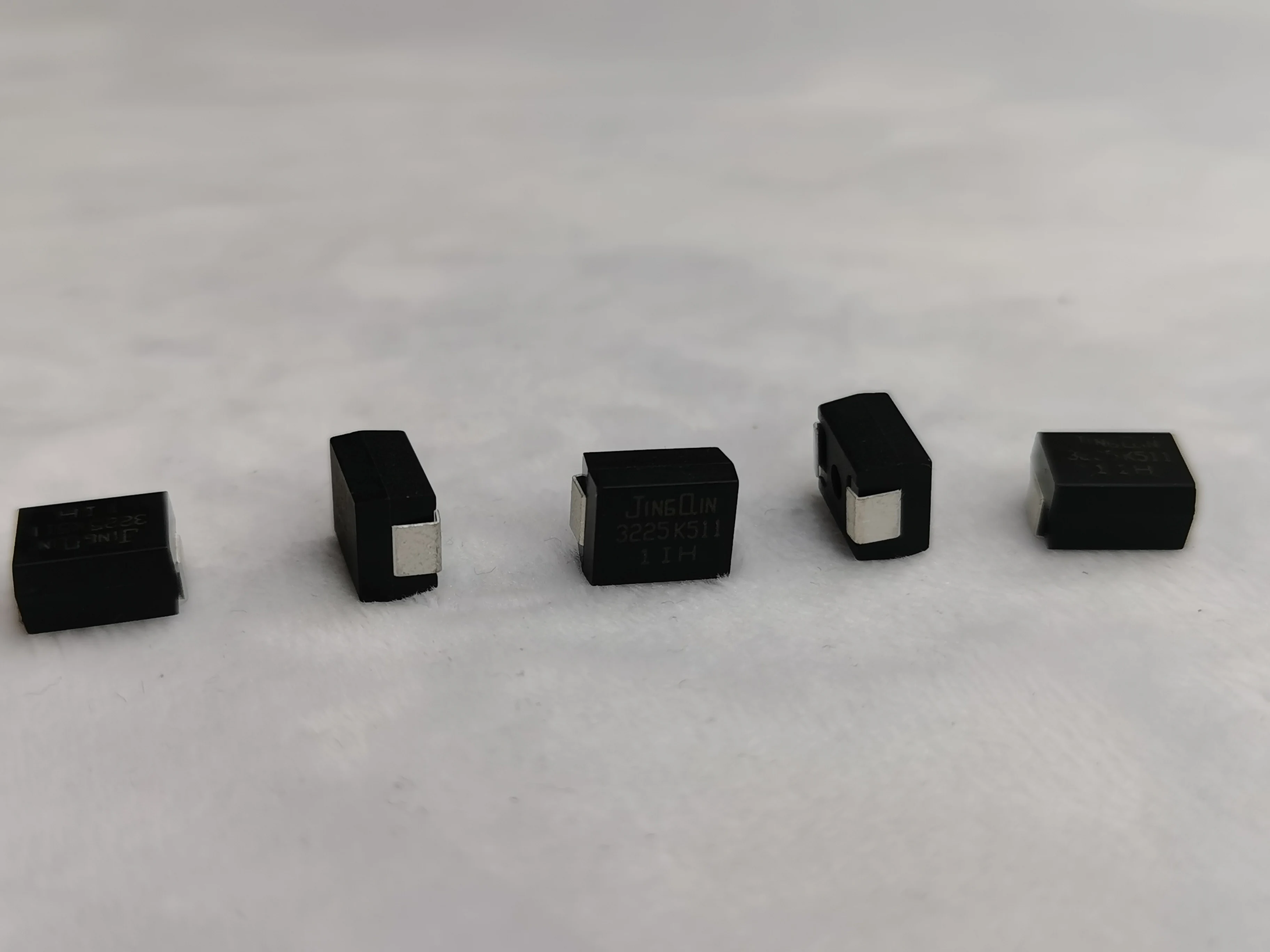 SMD varistor 3225k511  Chip Resistor
