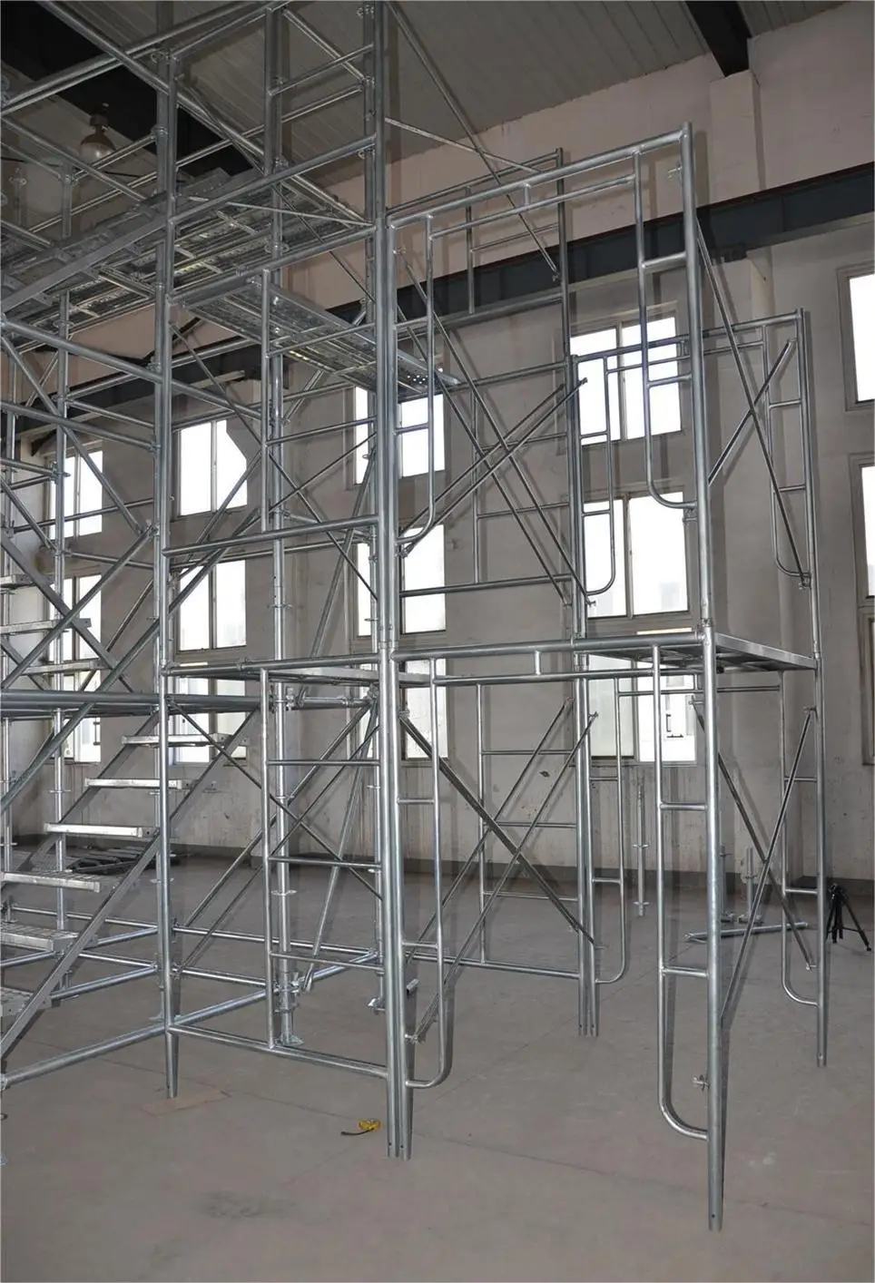 Scaffold aluminium mobile easy with wheels aluminium scaffolding set with telescopic ladder on each side