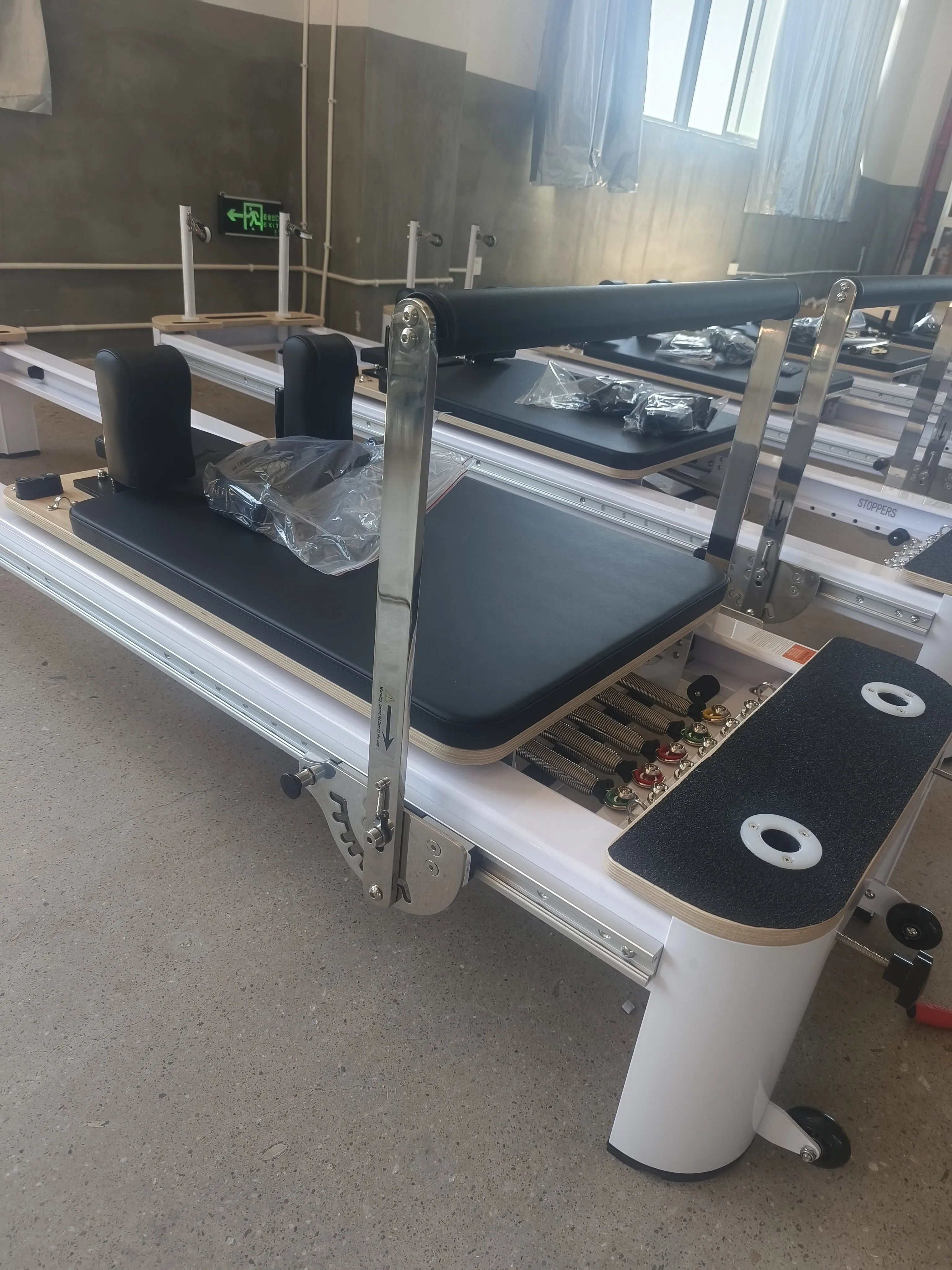 commercial durable fitness studio home use infinity bar white aluminum reformer pilates