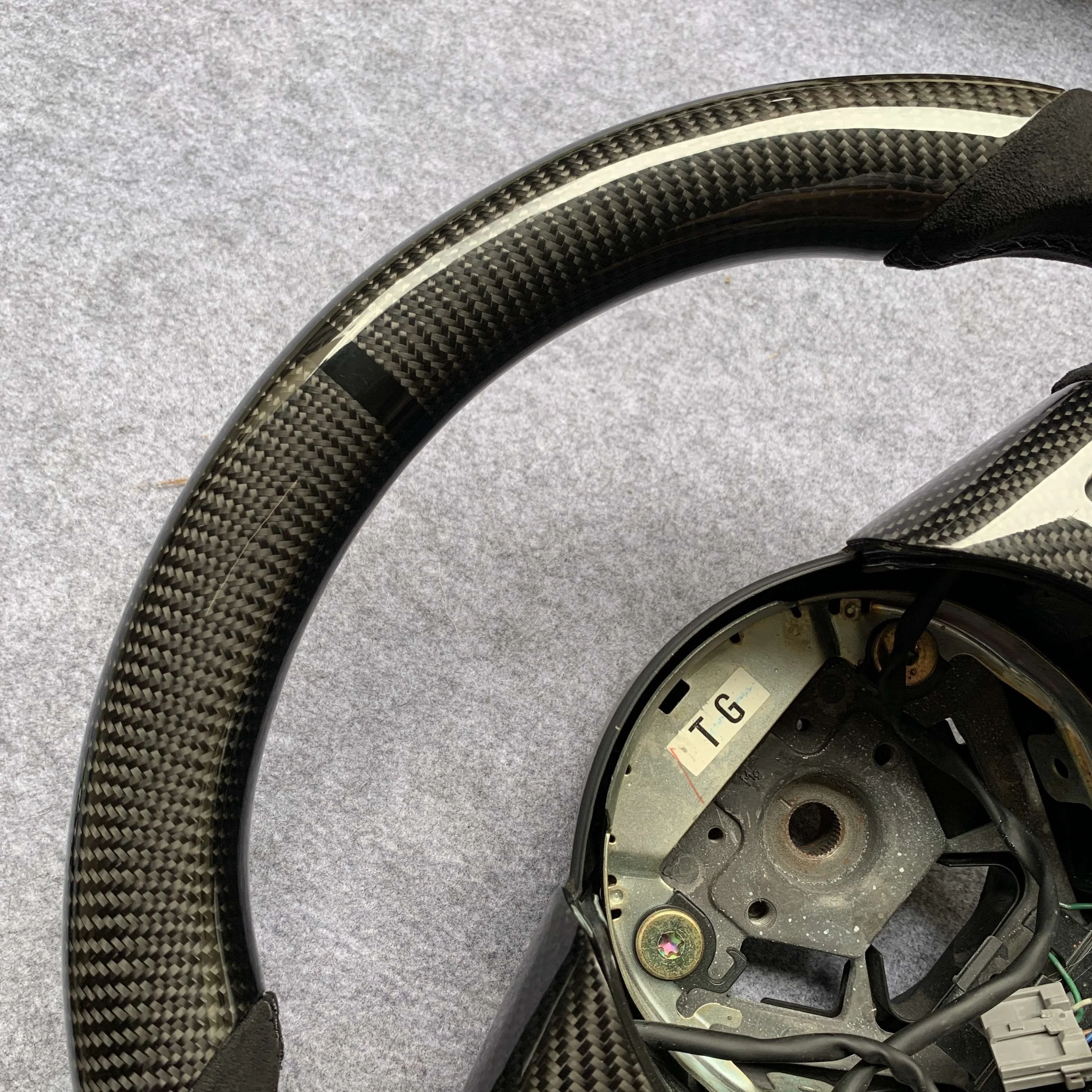 CCExcellent factory price custom top round bottom flat shape real carbon fiber steering wheel for Nissan 350z