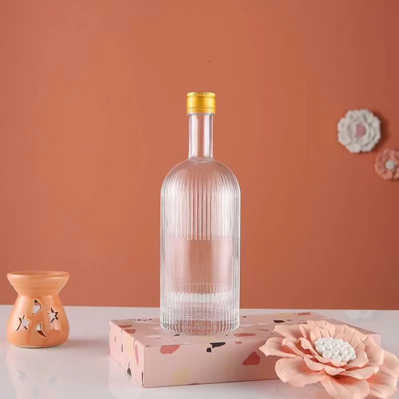 Manufacturer of 500mll  glass alcoholic beverage liquor bottle with cork