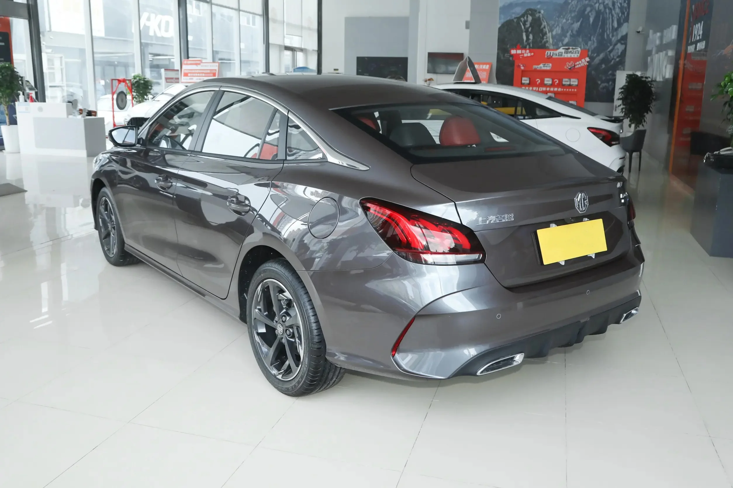 MG5 Fuel Car 5 seats Sedan China 2022 Saic Morris Garages 300TGI 1.5T DCT vehicles for adult