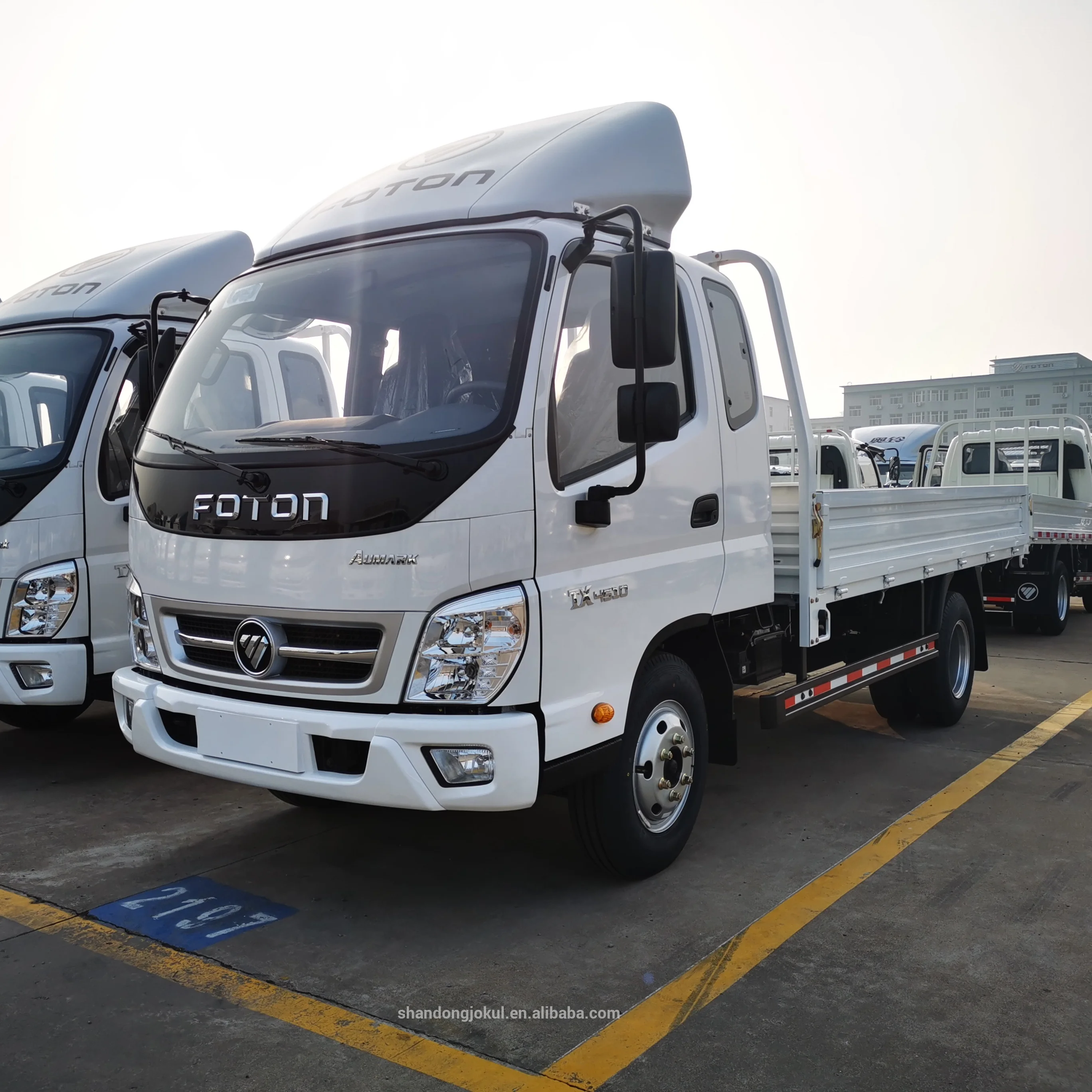 BEST SELLING FOTON 3T CARGO TRUCK WITH 2.237L GASOLINE, ONE AND HALF CABIN, 3.8M LONGER CARGO BODY