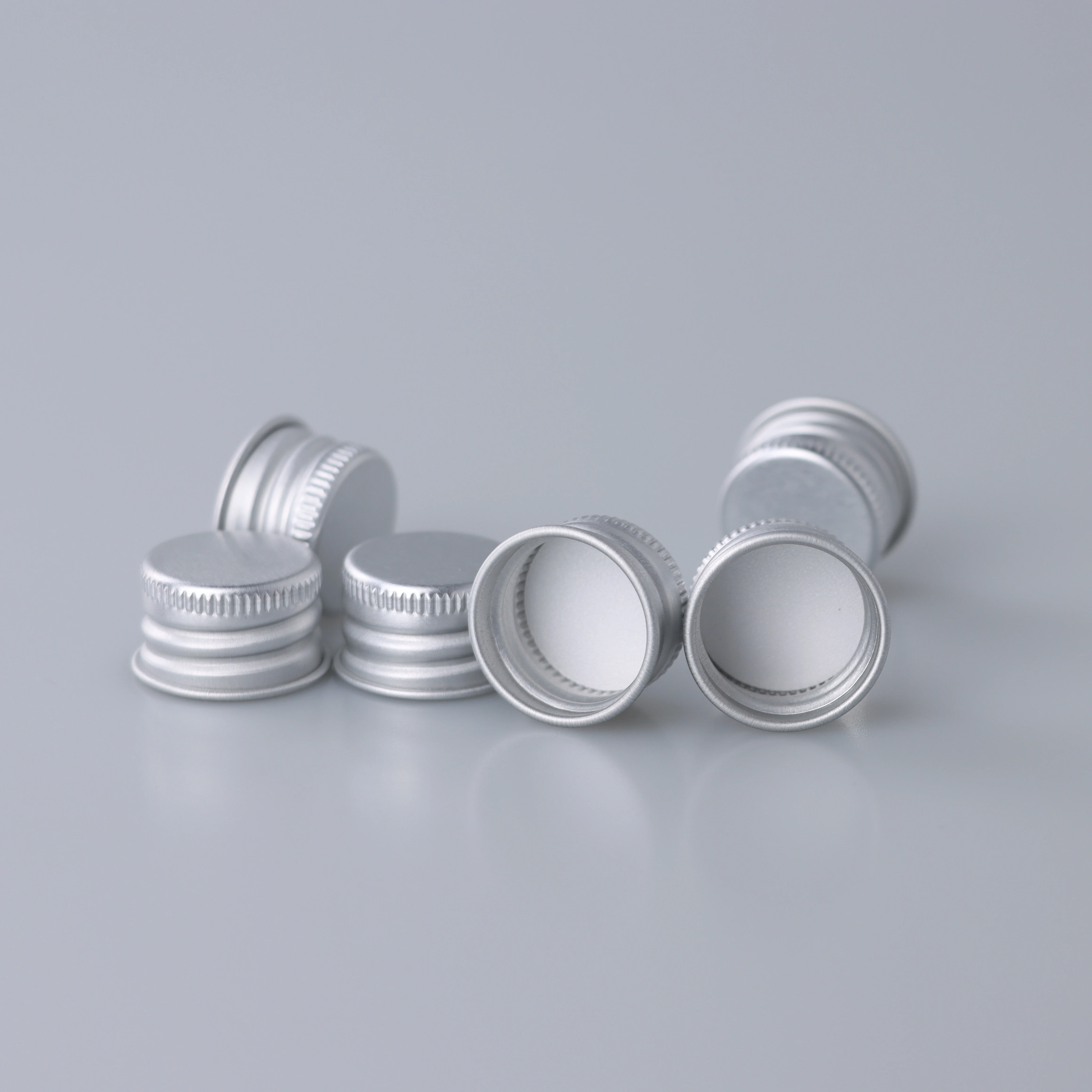 Factory wholesale 18mm aluminium cap screw cap cosmetic aluminum bottle cap