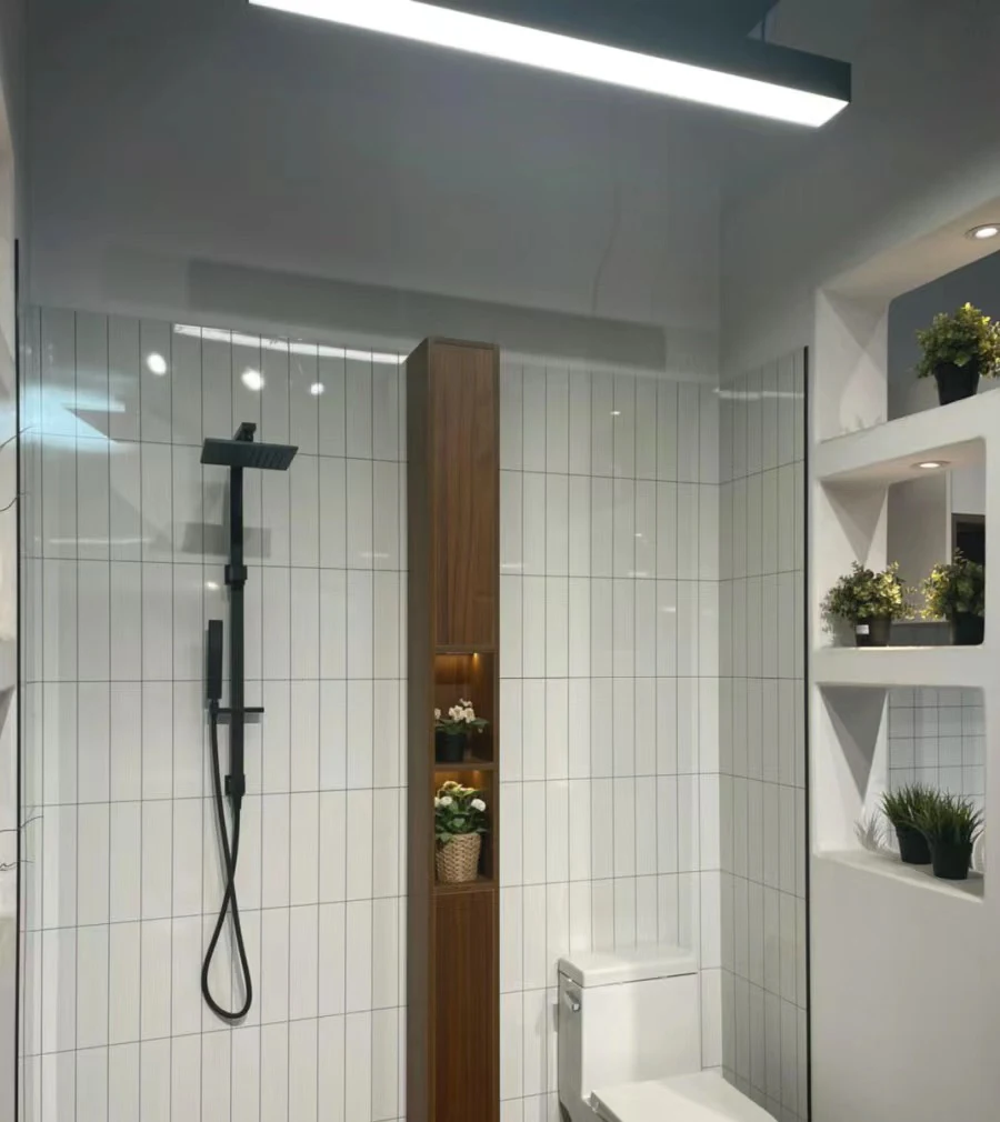 Оптовая продажа роскошных ПВХ стеновых панелей сплошной поверхности ванной комнаты стеновые панели индивидуальный водонепроницаемый дизайн SPC