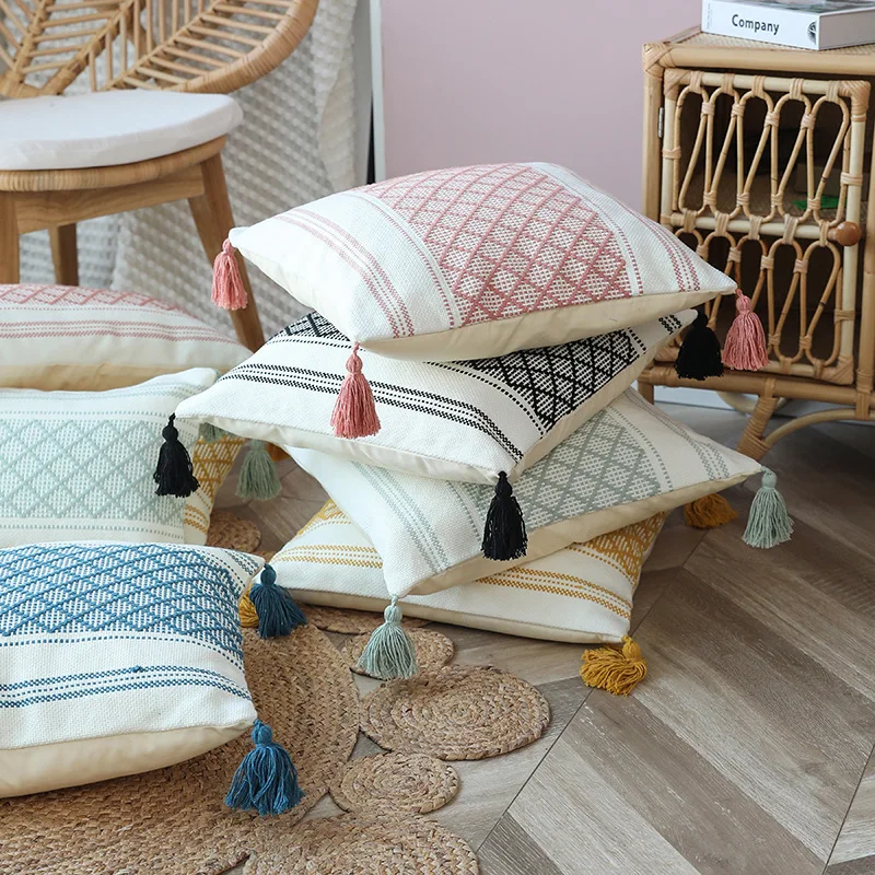 Modern Bohemian Style Linen Cotton Crocheted Living Room Sofa Decorative Pillowcase Cushion Cover With Tassels