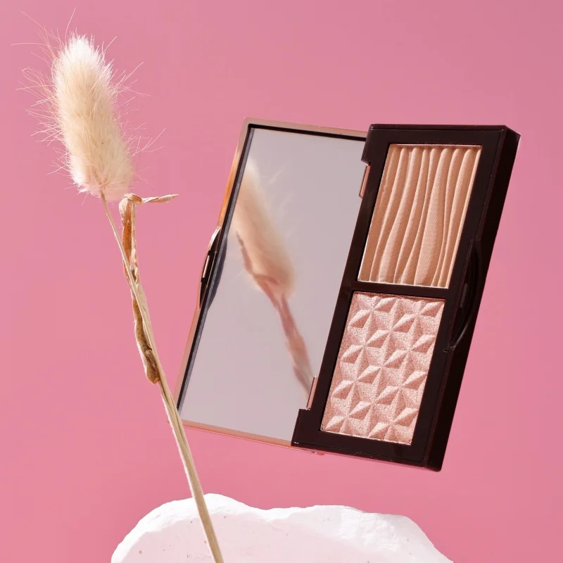 Discover 5-Hue Highlight & Contour Disc, Combining Highlighting Powder & Pearl Blush, 2-in-1 Design for Effortless Beauty