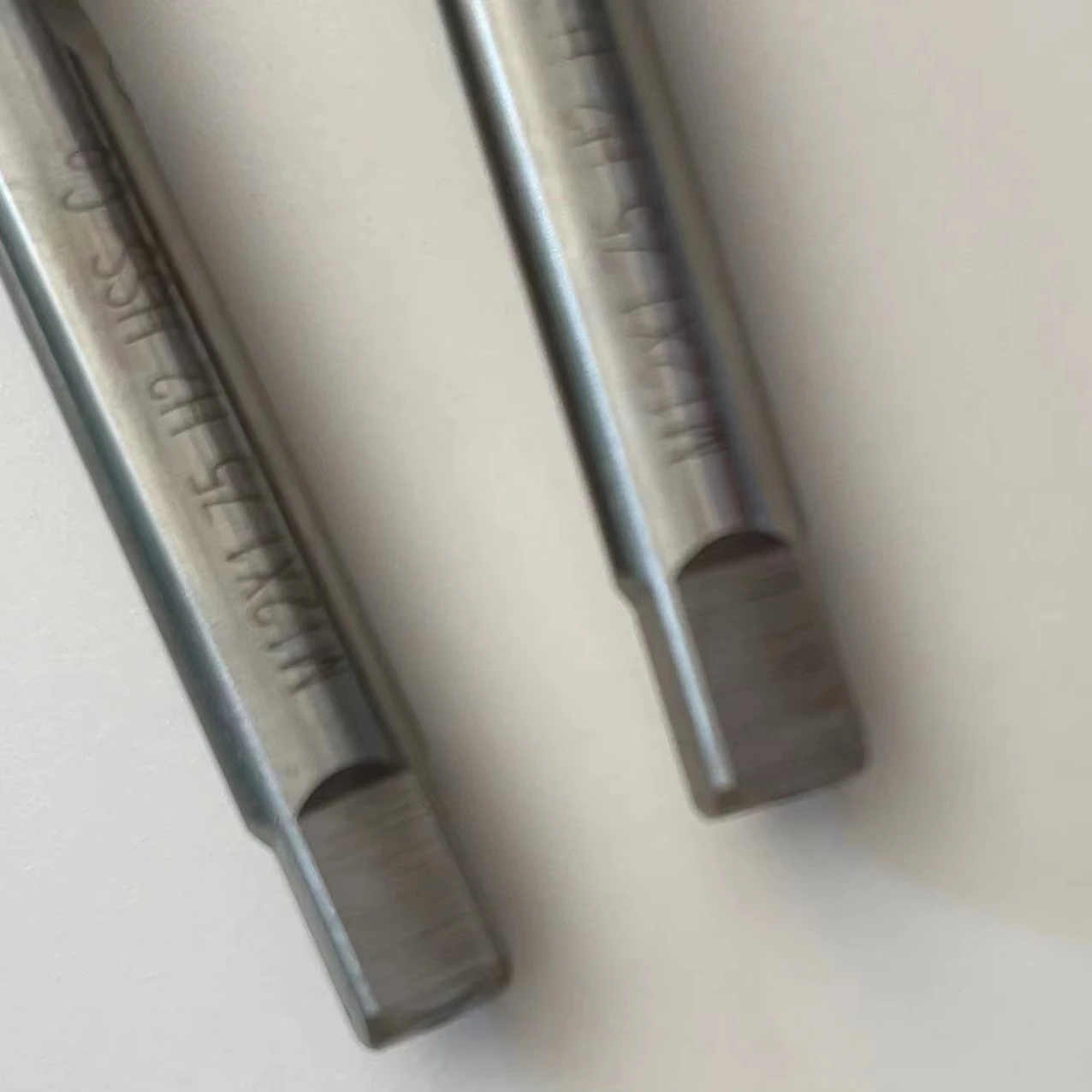 Machine thread taps HSS High Speed Steel Tungsten steel tap Thread Tool Cobalt-containing Screw Tap Spiral screw Tap and die