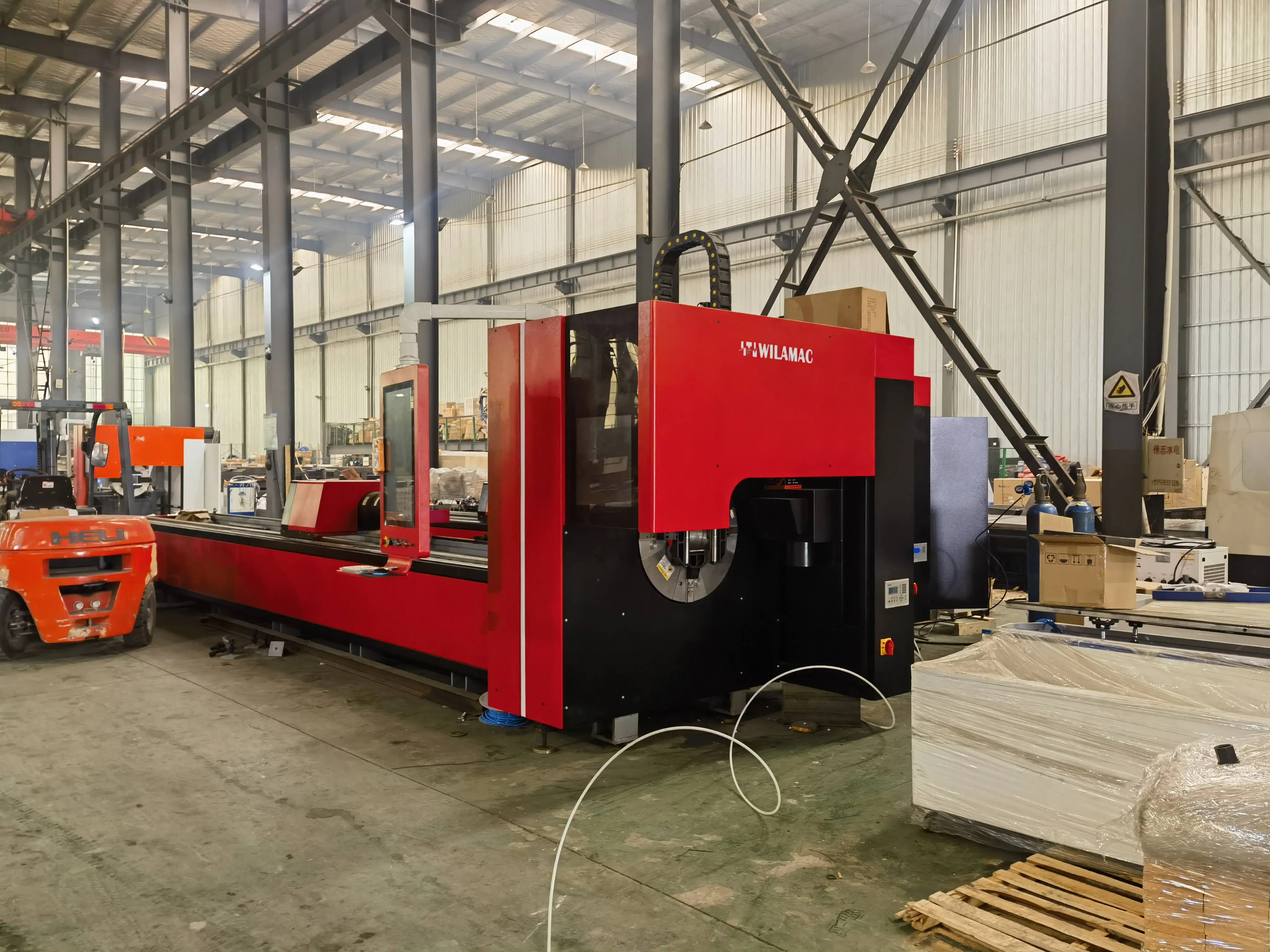 4kw CNC Fiber Laser Cutting Machine Tubes Pipes cutting machine for cutting pipe