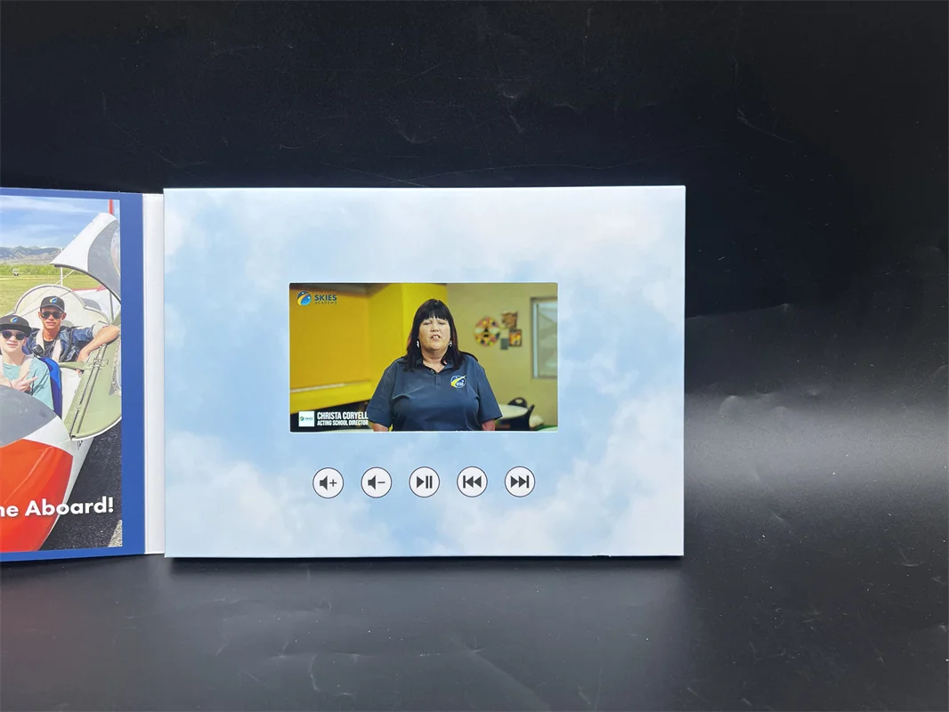 Softcover 400g Coated Paper 600mah 256MB Memory Video Brochure 5 inch LCD Screen with Buttons